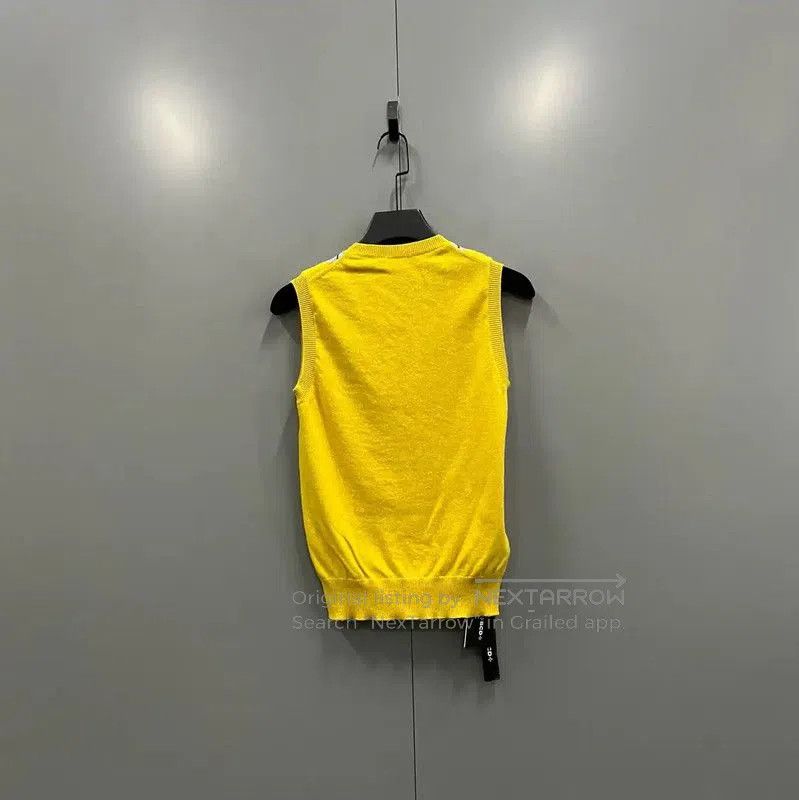 Miu Miu Miu Miu Yellow Wool Sleeveless Sweater Vest . Size XXS / US 00 / IT 34 - 3 Thumbnail