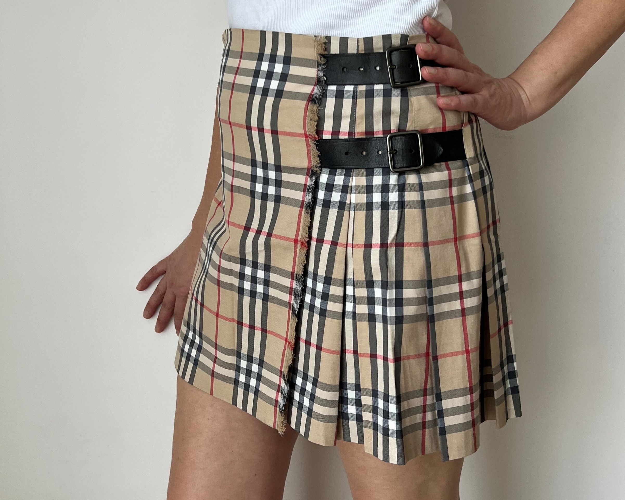 Burberry BURBERRY LONDON NOVA CHECK PLEATED MINI SKIRT US4 UK6 IT38 Size 27" / US 4 / IT 40 - 2 Thumbnail