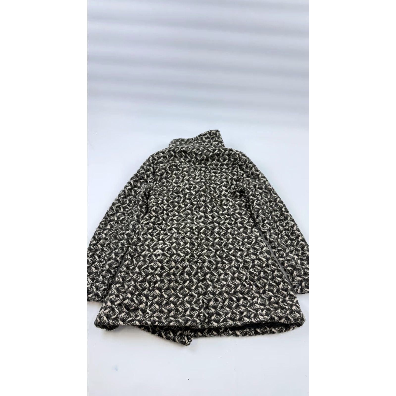 Banana Republic Banana Republic Coat Womens Small Black Wool Tweed Geometric Button Front Size S / US 4 / IT 40 - 7 Thumbnail