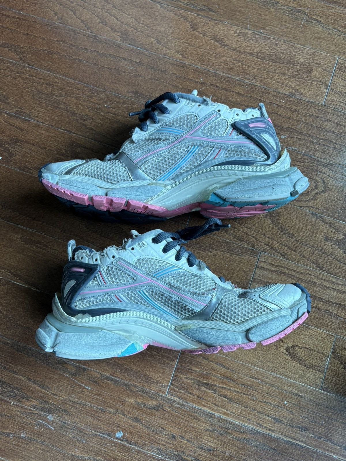 Balenciaga Balenciaga Runner Grey Pink Blue Sneaker Shoe Size US 10 / EU 43 - 3 Thumbnail