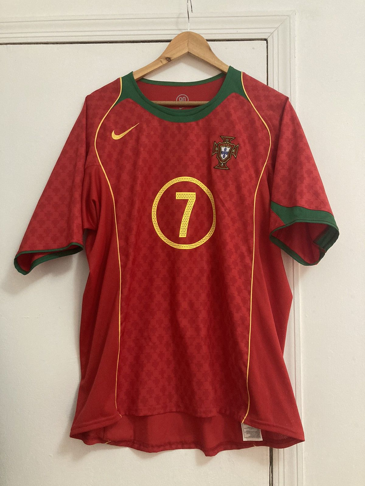Nike Nike 2004-06 Portugal Home Shirt Figo #7 Mens Large Size US L / EU 52-54 / 3 - 1 Thumbnail