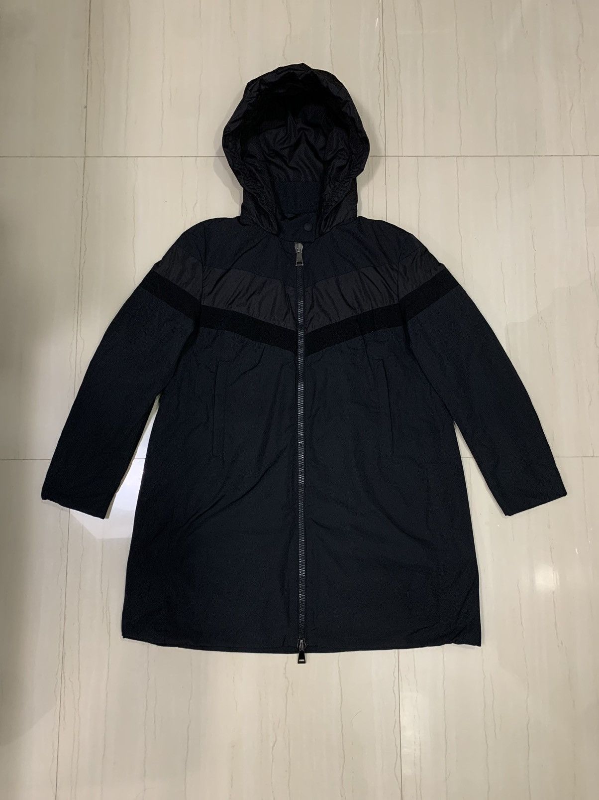 Moncler MONCLER GLAREOLE GIUBBOTTO JACKET Size L / US 10 / IT 46 - 1 Thumbnail