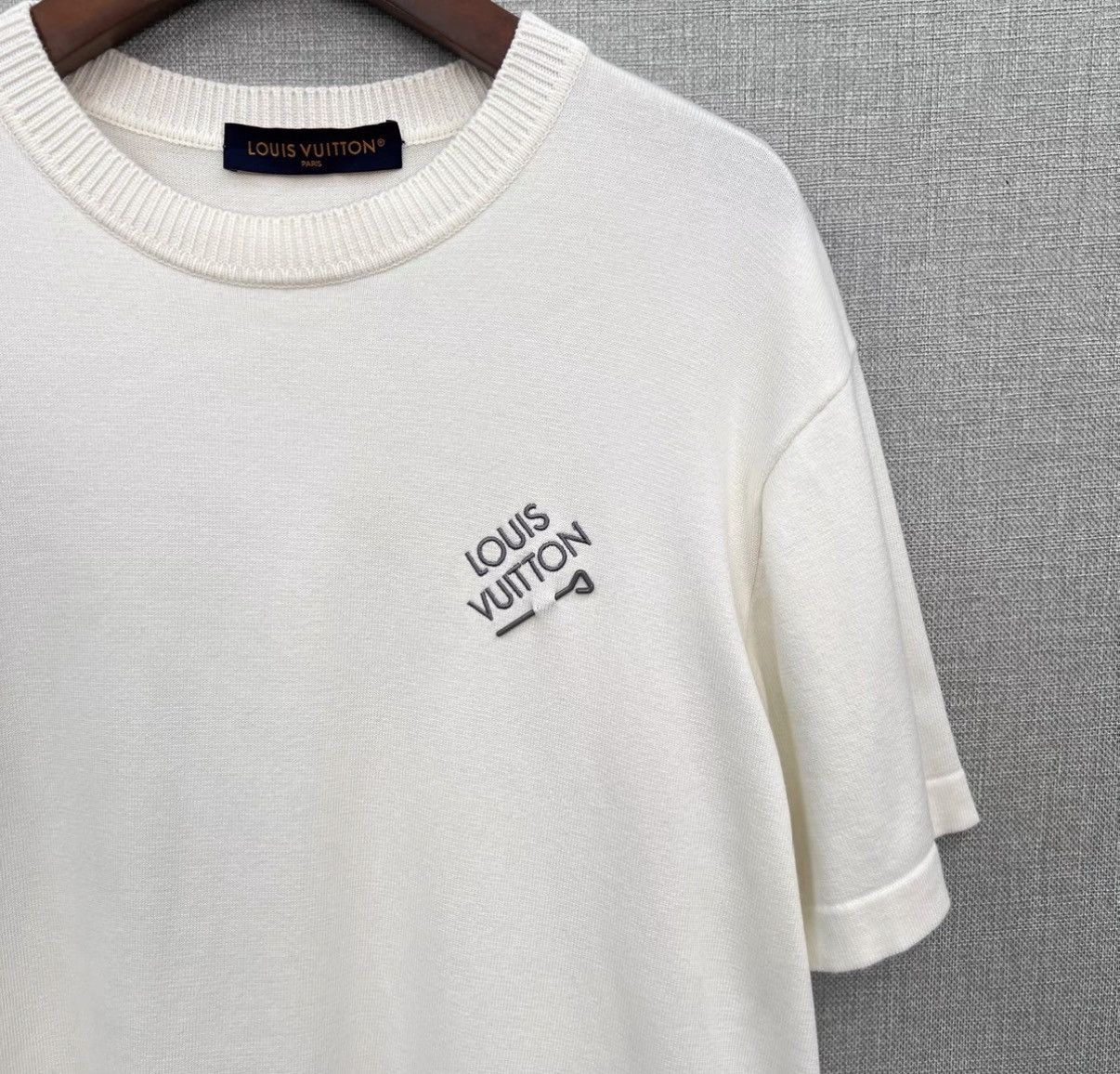 Louis Vuitton Louis Vuitton White Pin Embroidered Knit Short Sleeve Shirt Size US L / EU 52-54 / 3 - 3 Thumbnail