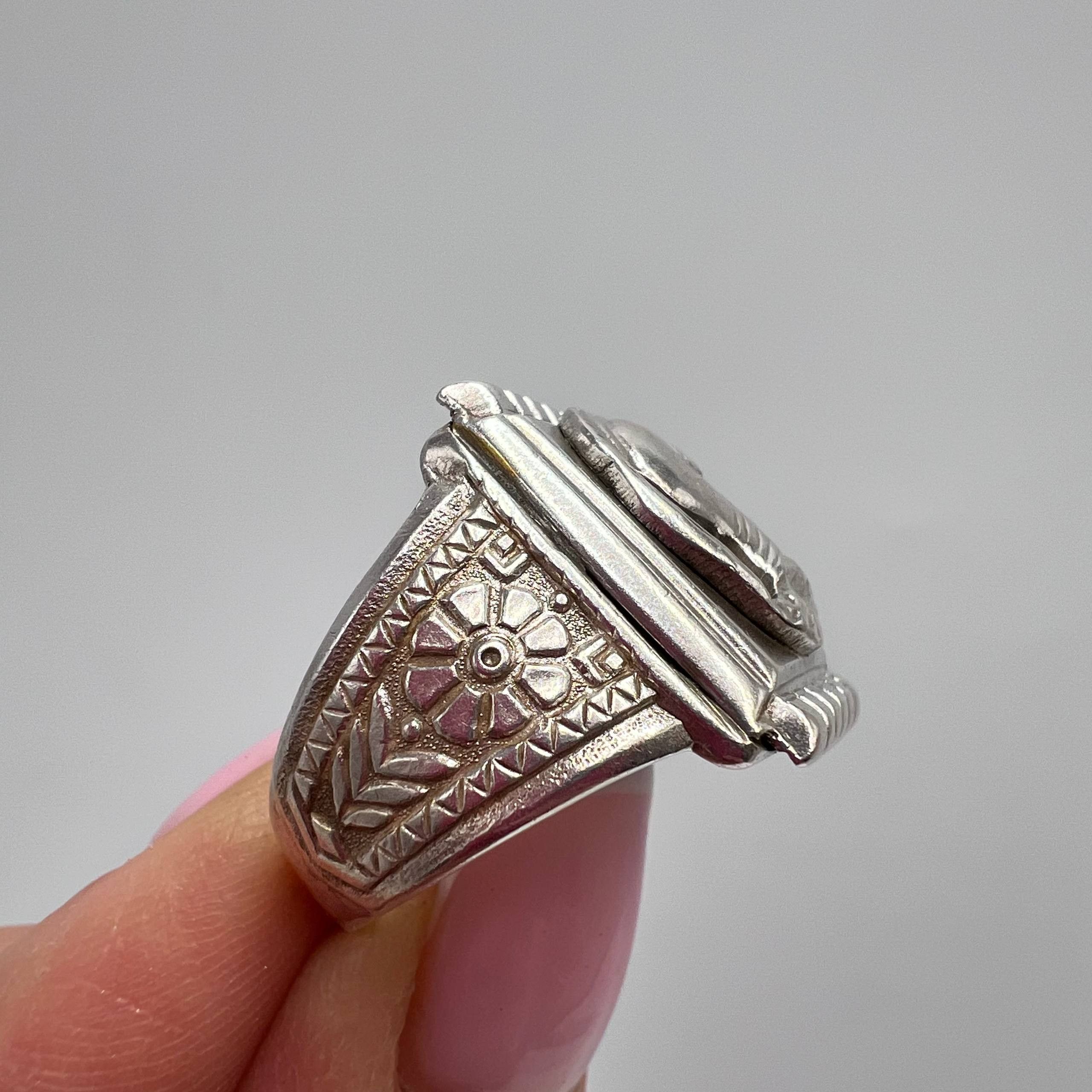 Vintage 1970s Heavy Vintage Soviet 875 Silver Knight Ring 8.5 Size ONE SIZE - 8 Thumbnail