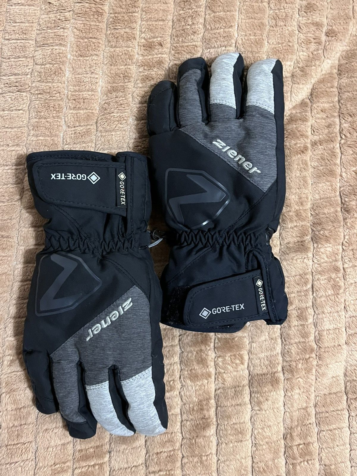 Goretex Ziener Black Gore-Tex Gloves – Waterproof & Warm Size ONE SIZE - 1 Thumbnail