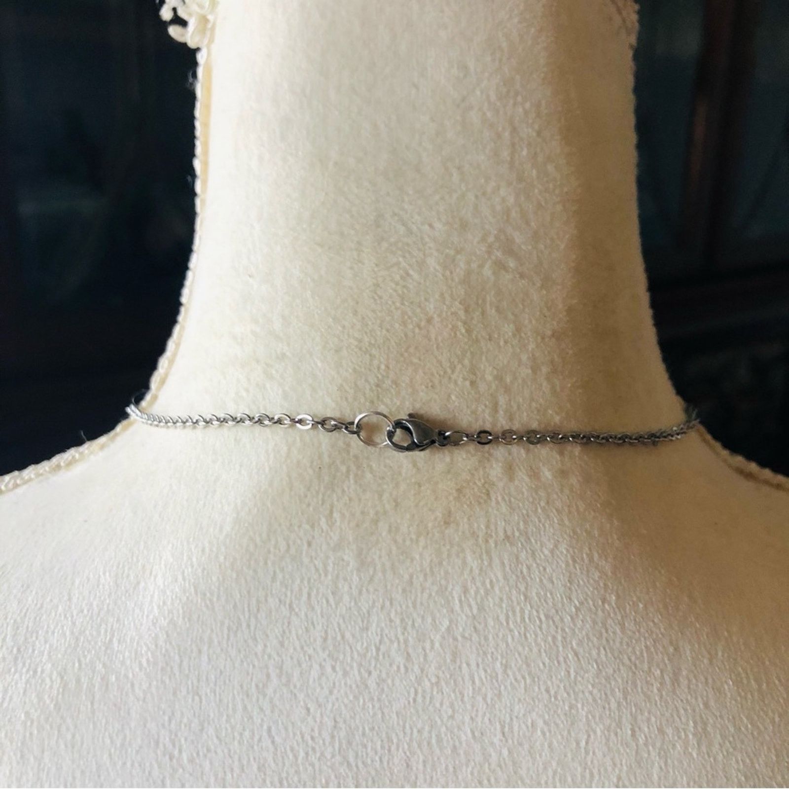 Vintage Vintage bubble butterfly pendant on chain necklace Size ONE SIZE - 7 Thumbnail