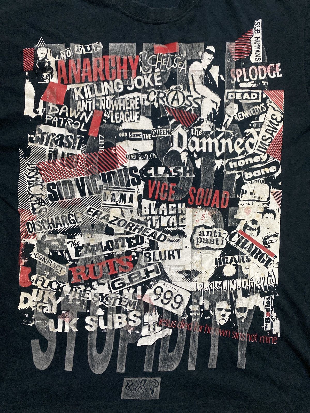 Band Tees × Vintage Vintage 2000s Punk Rock Band Collage T-Shirt Black Anarchy Size US S / EU 44-46 / 1 - 2 Thumbnail