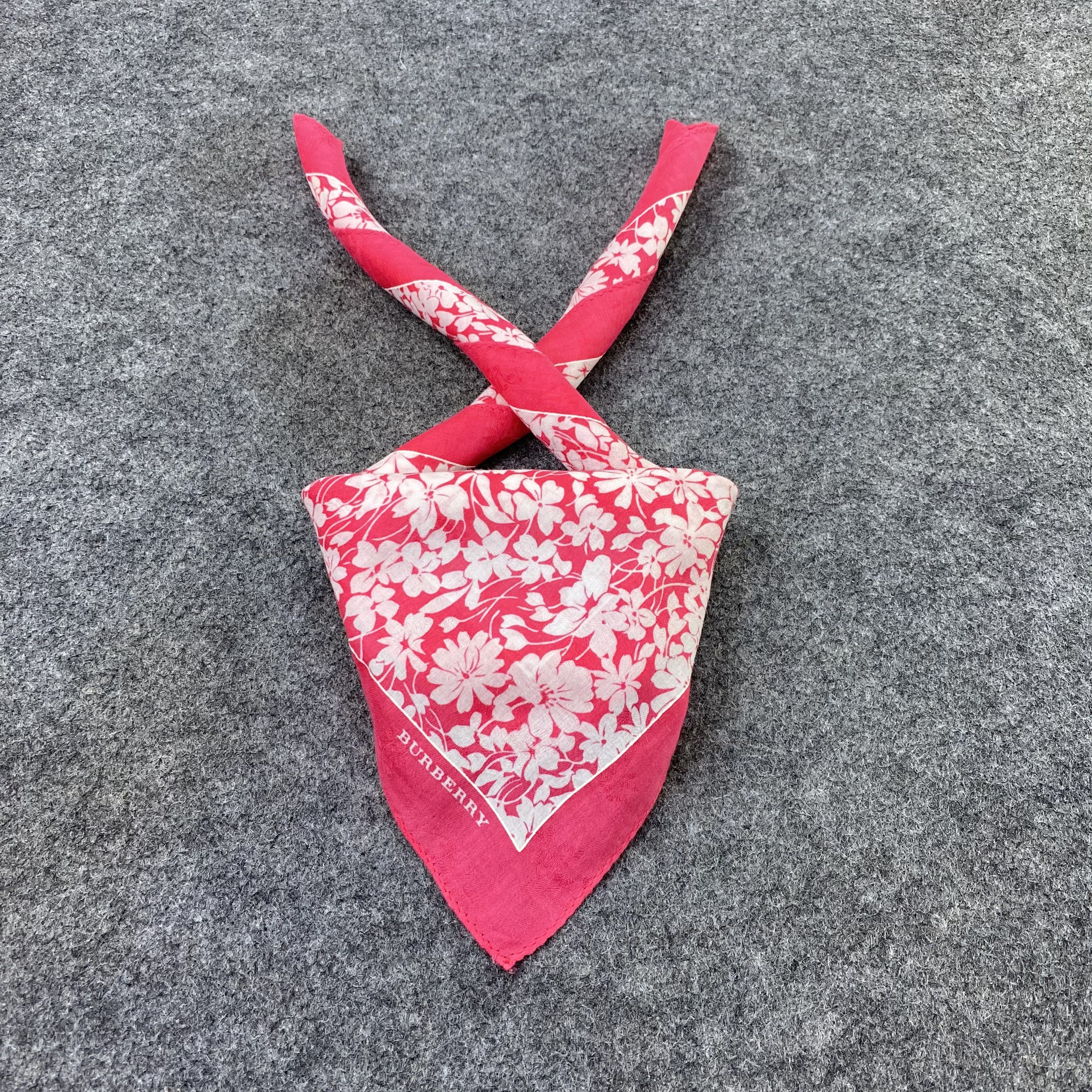 Burberry Burberry Handkerchief Neckerchief Bandana-B1926 Size ONE SIZE - 2 Thumbnail