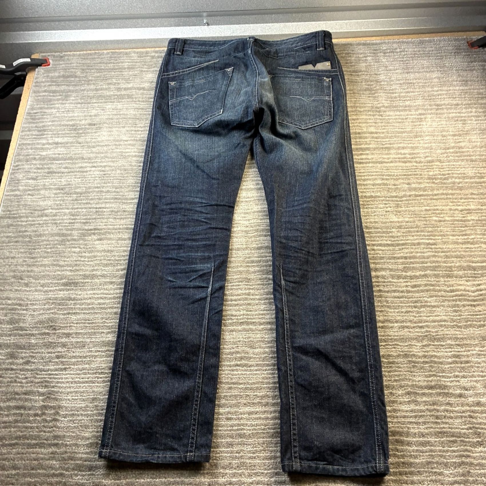 Diesel VINTAGE Diesel Jeans Mens 31x30 Darron Blue Denim Slim Tapered Button Fly 5-Pocket 90s Mens Clothing Size US 31 - 2 Thumbnail