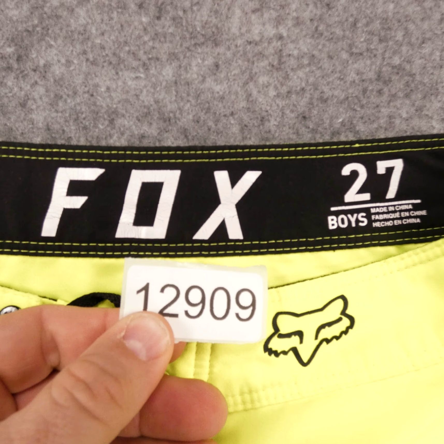 Vintage Fox Head Board Shorts Mens 27 Yellow Drawstring Pockets | 100% Polyester | Above-the-Knee | Regular Size Size US 27 - 6 Thumbnail