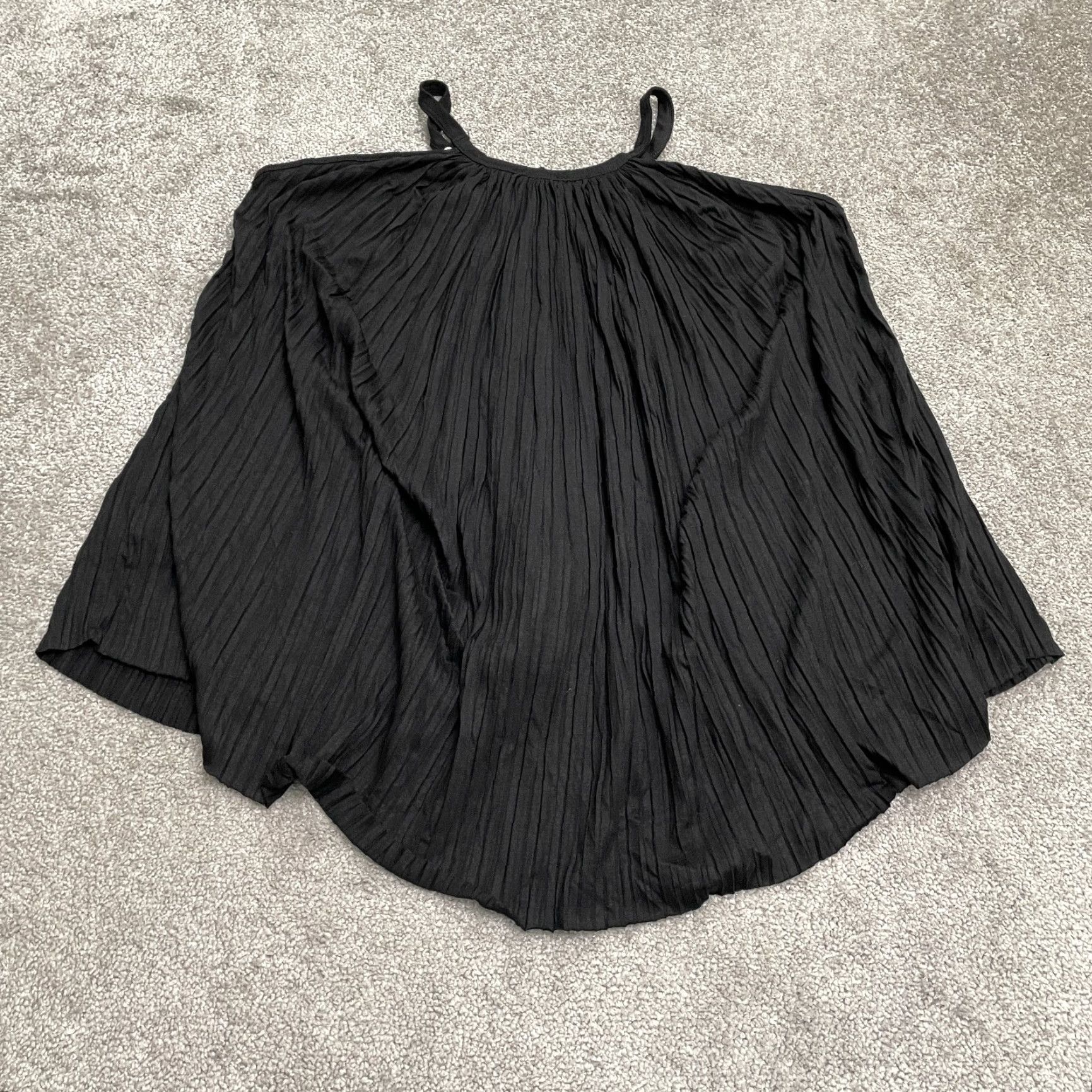 Anthropologie W5 Blouse Tunic Sleeveless Halter Women M Black Pleated, Flow y, Classic Knit Polyester Rayon, Lightweight, Breathable, Ready to Wear, Regular Fit Size M / US 6-8 / IT 42-44 - 2 Thumbnail
