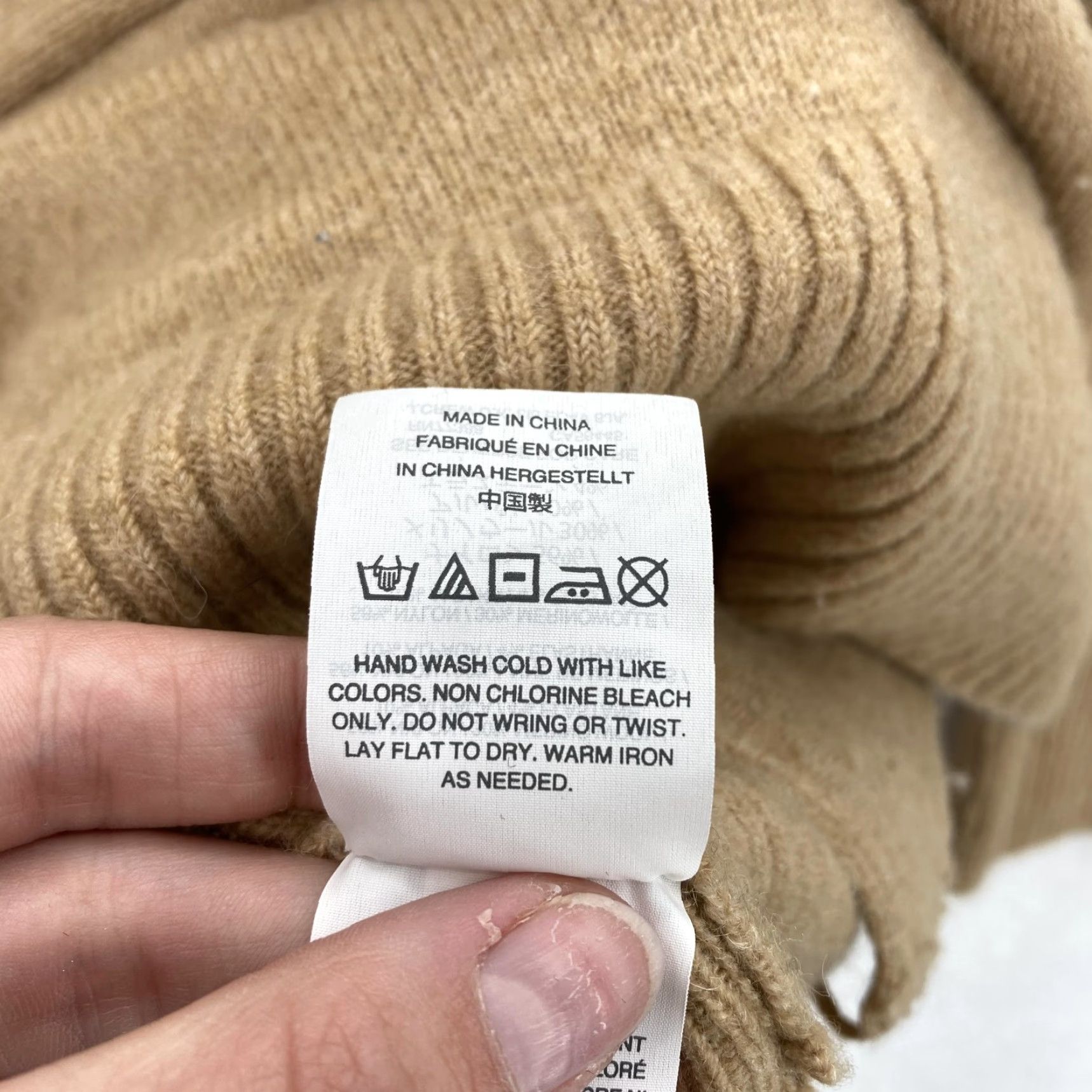J.Crew J.CREW Sweater Womens Small Tan Wool Blend Alpaca V-Neck Pullover Pocket Cozy Knit Shirt (Casual, Workwear) Size S / US 4 / IT 40 - 6 Thumbnail