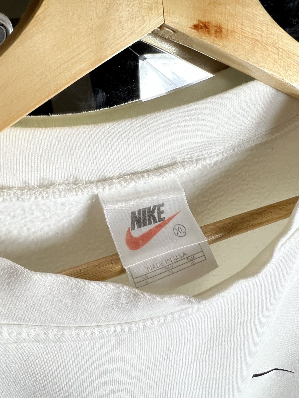 Nike Vintage Nike Small Swoosh Oversized Sweatshirt Y2K USA Size US L / EU 52-54 / 3 - 6 Thumbnail