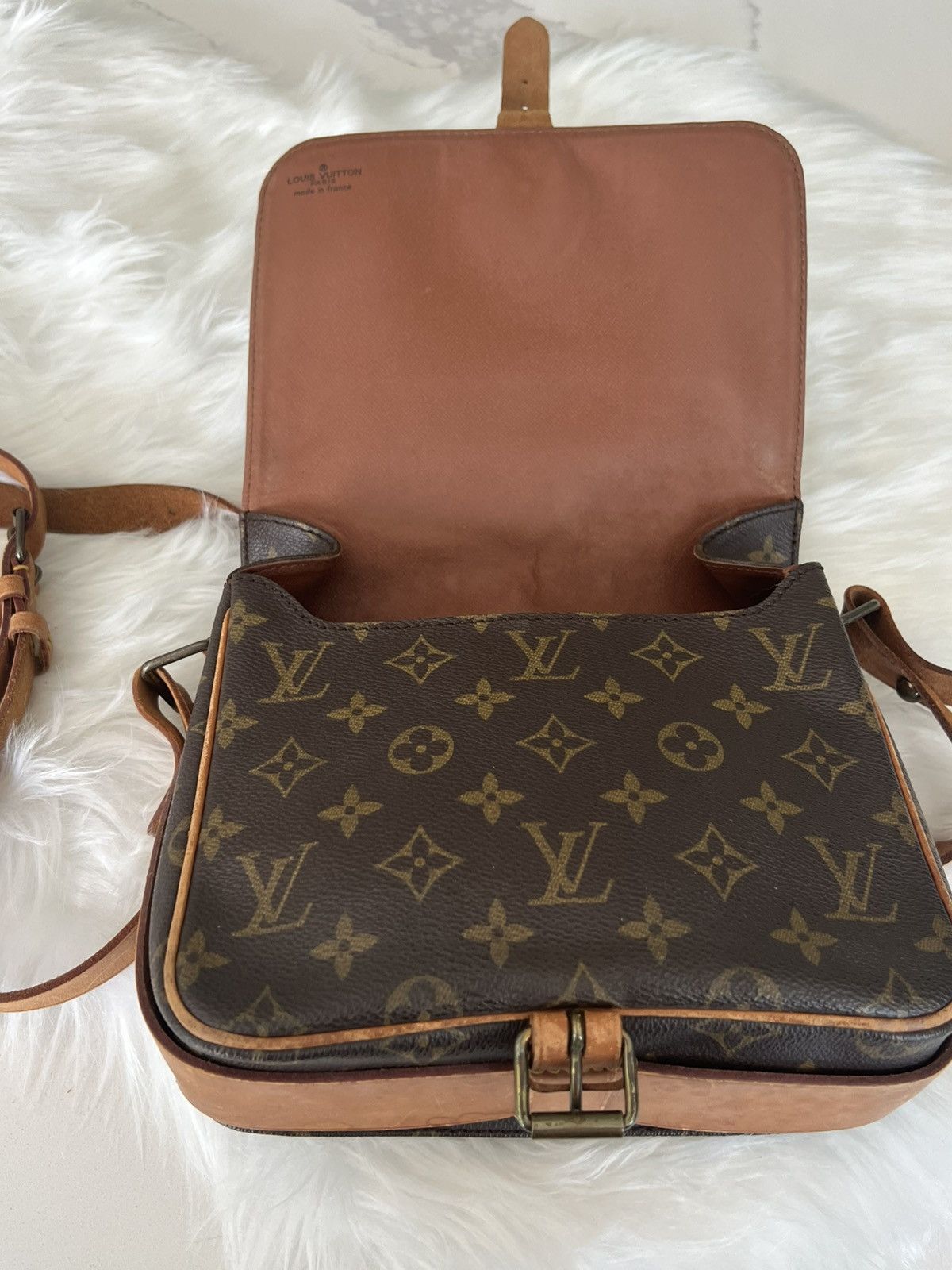 Louis Vuitton Louis Vuitton Cartouchière MM Vintage Crossbody + LV Holder Size ONE SIZE - 9 Thumbnail
