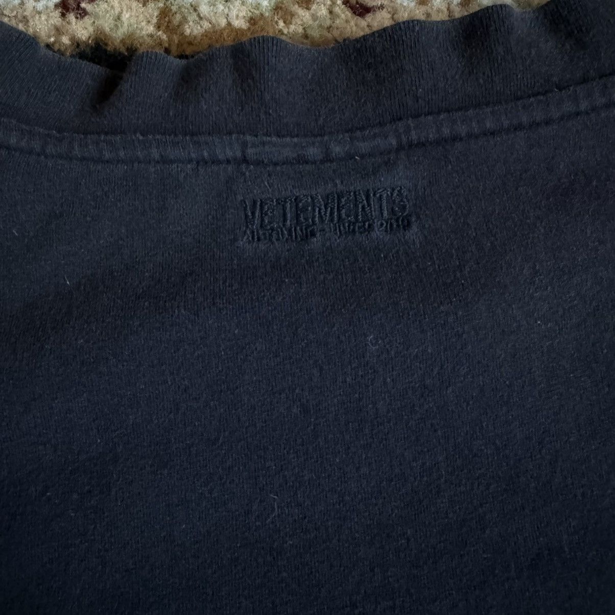 Vetements "TUESDAY" Drop Shoulder Tee Size US M / EU 48-50 / 2 - 9 Thumbnail