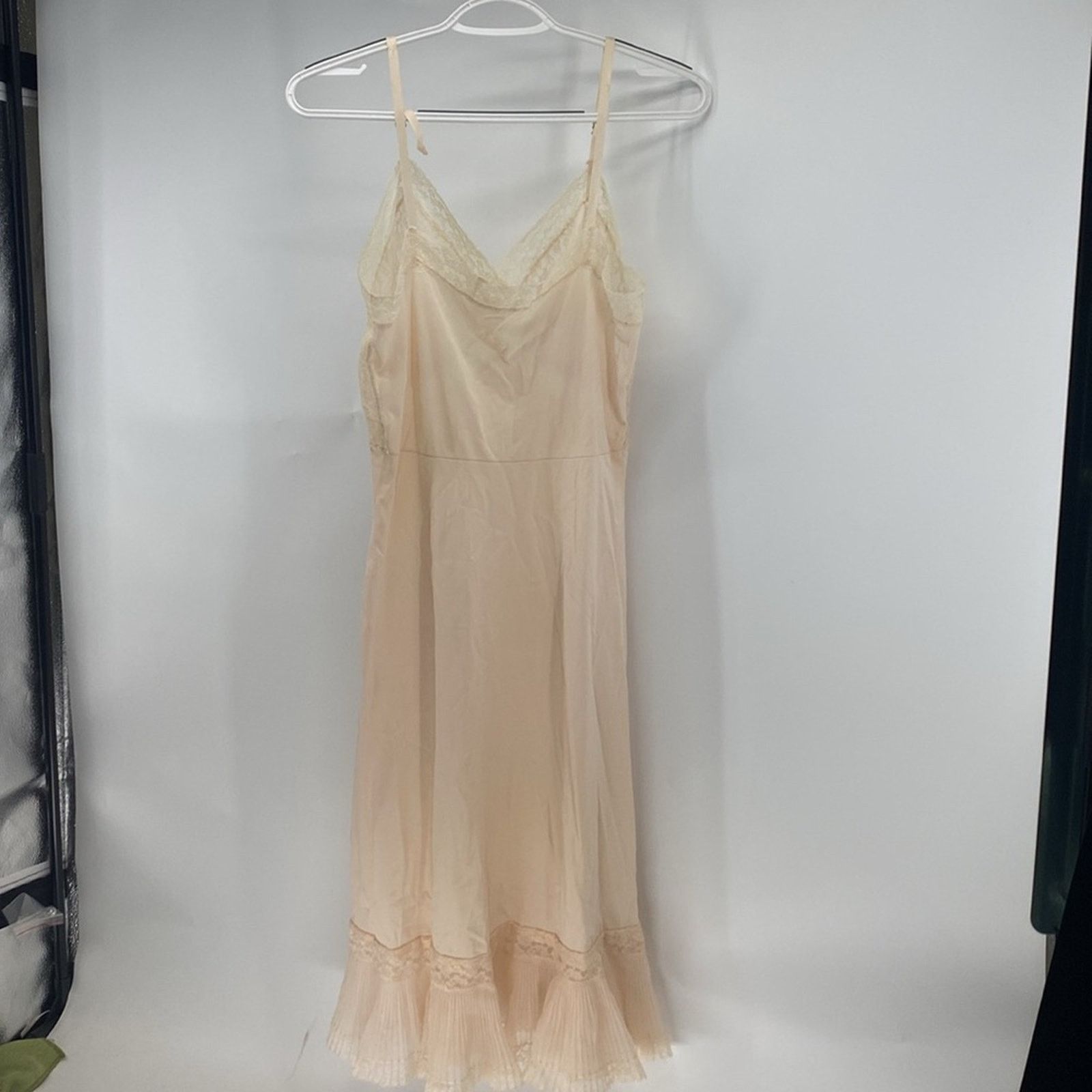 Other Vintage slip dress adjustable straps pens nude lace pleated Size S / US 4 / IT 40 - 7 Thumbnail