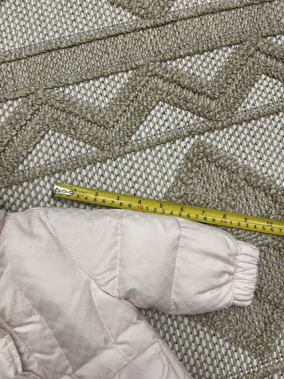 Gucci GUCCI Baby Monogram Puffer Jacket in Pink - Size 3-6mths Size XXS / US 00 / IT 34 - 19 Thumbnail