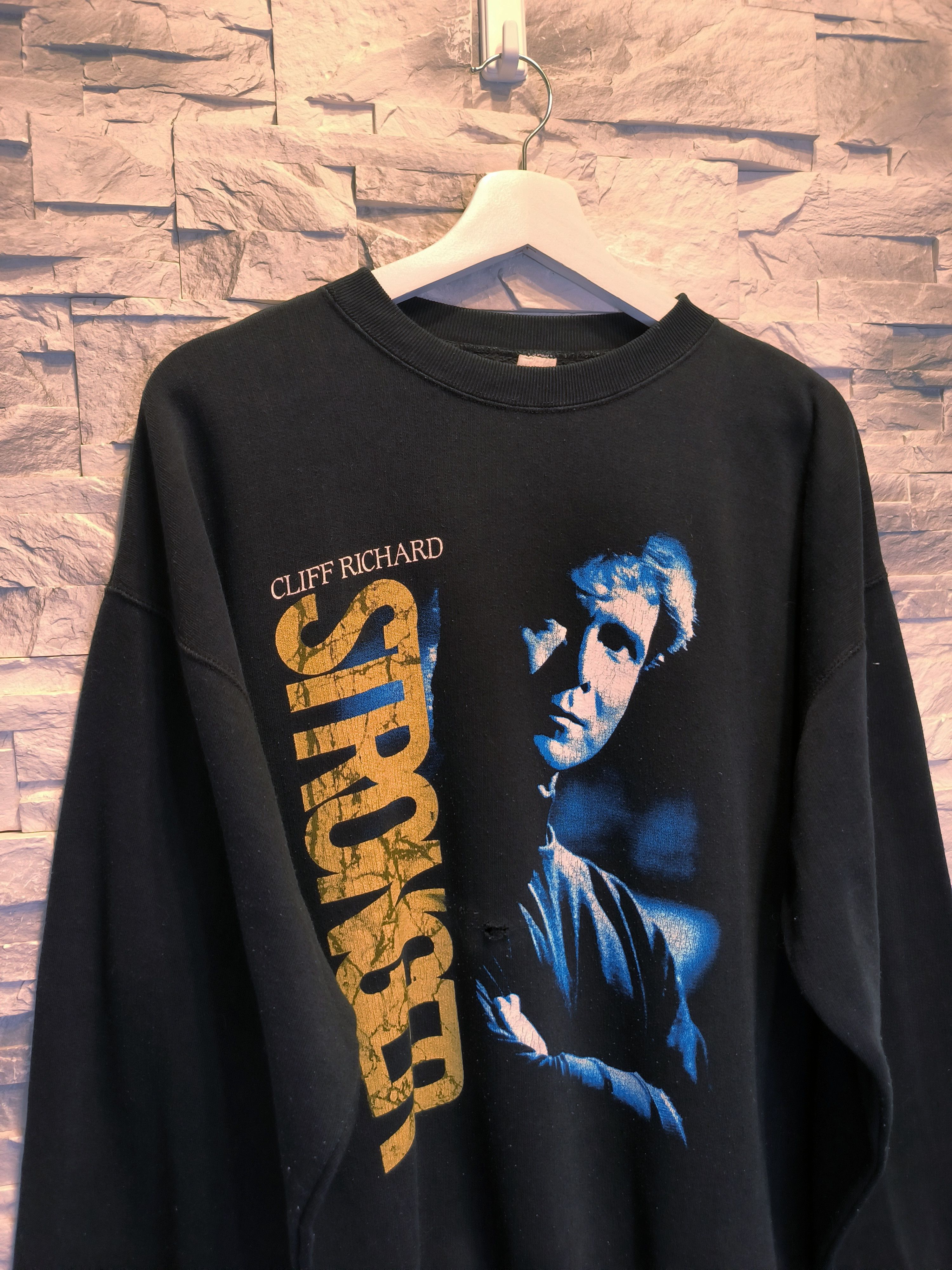 Vintage Vintage Cliff Richard Stronger Sweatshirt 90s Logo Crewneck Size US L / EU 52-54 / 3 - 3 Thumbnail