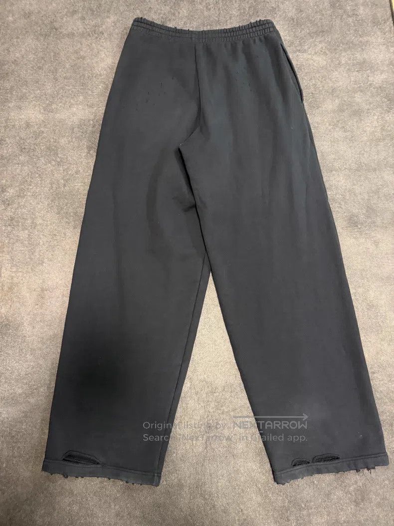 Balenciaga Balenciaga size XS Distressed Lettering Print Sports Pants Size US 27 - 2 Thumbnail