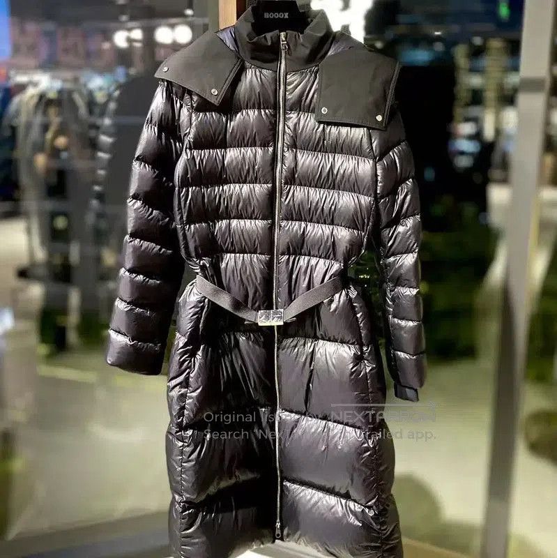 Burberry Burberry Black Nylon Women's Down Coat. Size M / US 6-8 / IT 42-44 - 1 Thumbnail