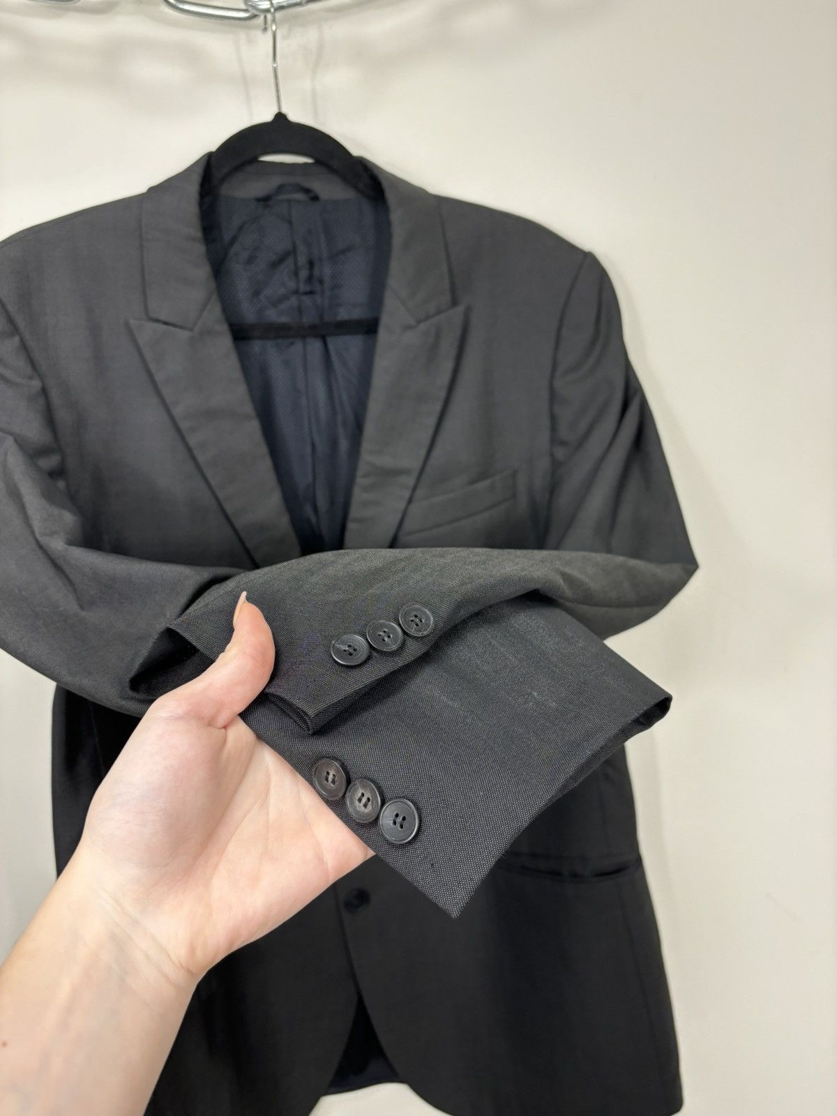 Hugo Boss Hugo Boss Men’s 2-Piece Formal Classic Luxury Wool Suit Size 42R - 7 Thumbnail