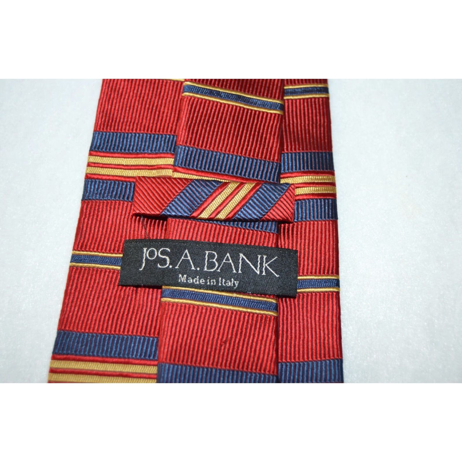 Jos. A. Bank VINTAGE JOS A BANK Tie Made in ITALY Red STRIPES Luxury Necktie Men 57"-60" 100% Silk Classic Width Size ONE SIZE - 3 Thumbnail