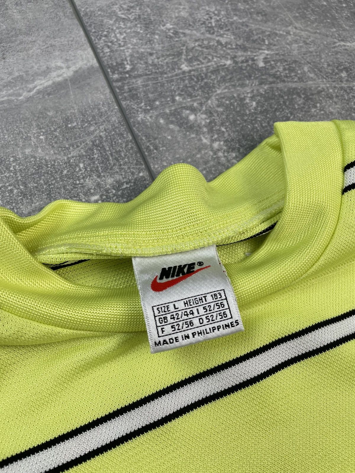 Nike × Vintage Nike Vintage 90s Center Swoosh Logo T-shirt Size US L / EU 52-54 / 3 - 7 Thumbnail