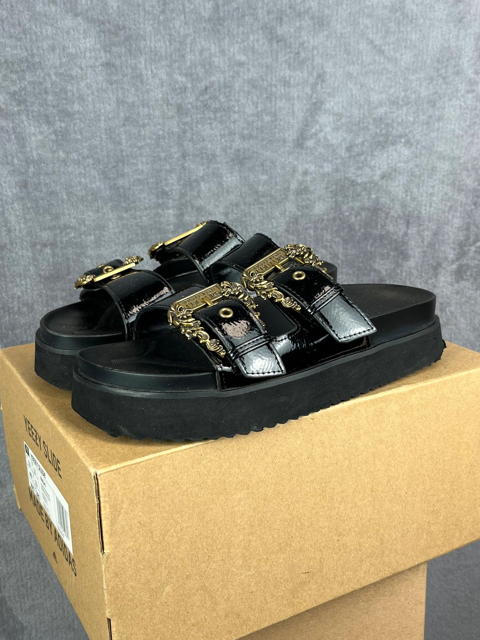 Versace Versace black gold designer slides Size US 11 / IT 41 - 1 Thumbnail