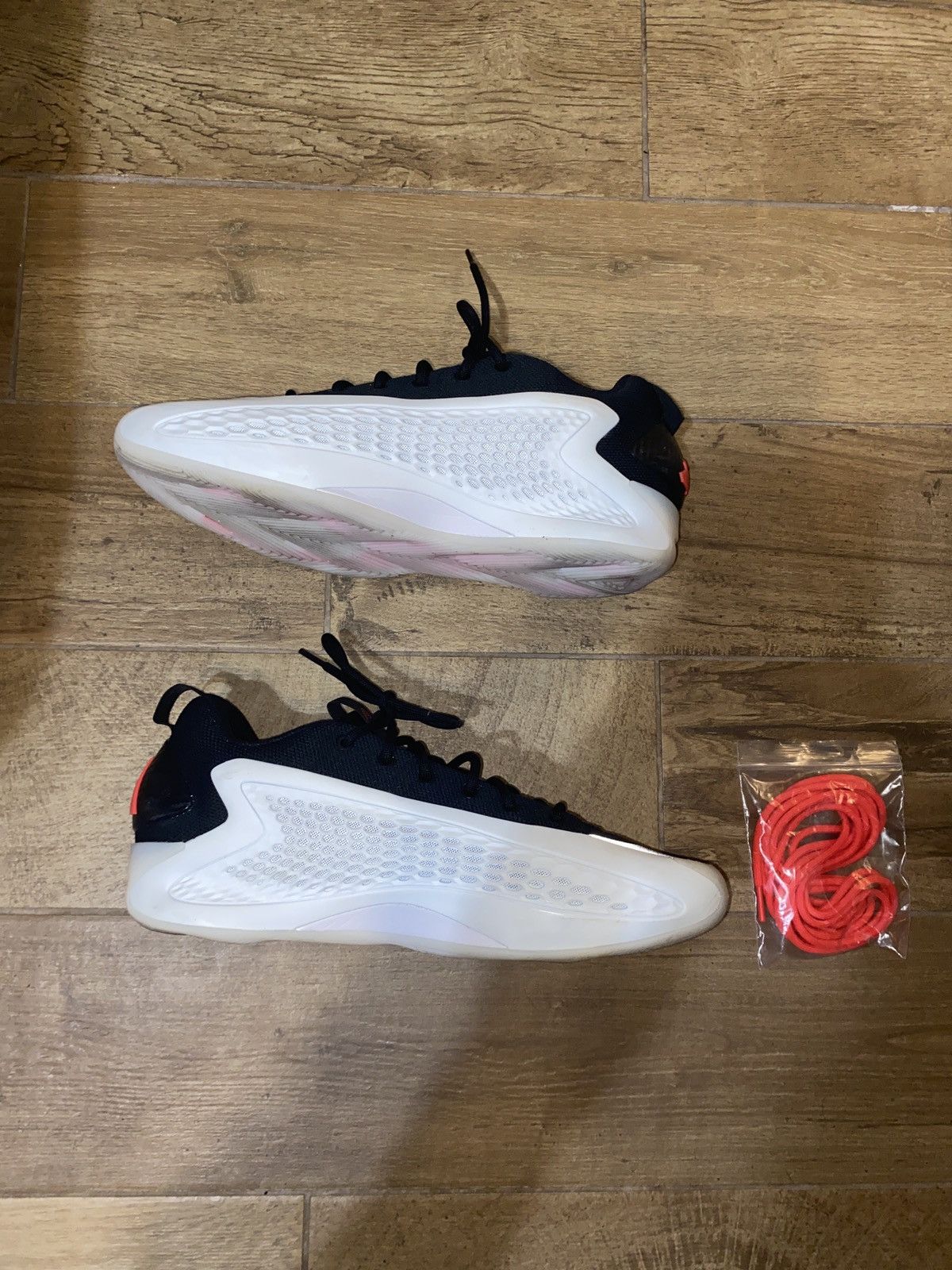Adidas Anthony Edwards 1 Low Size US 11 / EU 44 - 2 Thumbnail