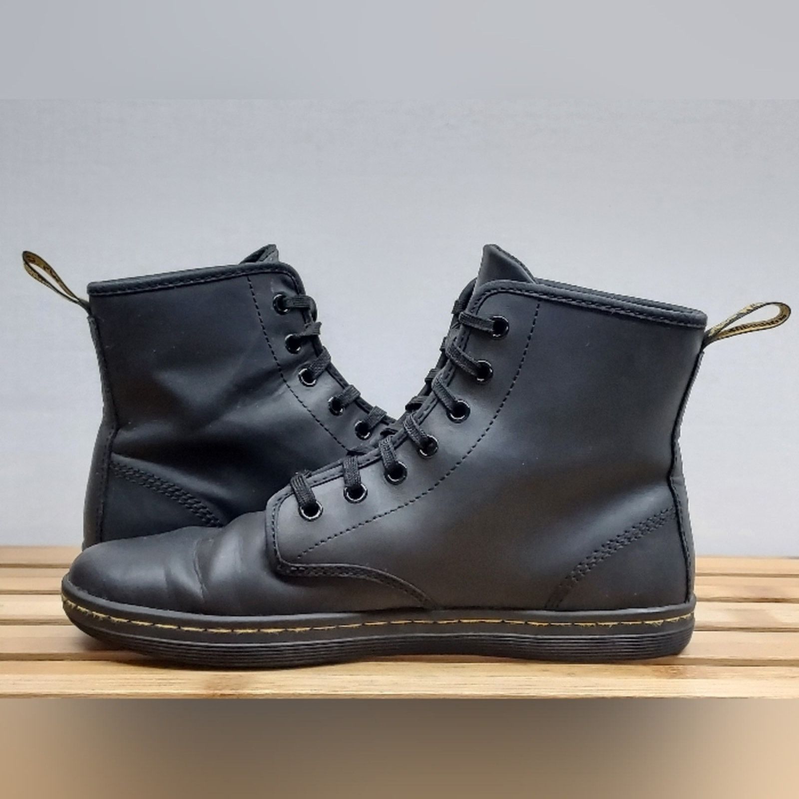 Dr. Martens Dr. Martens Womens Black Shoreditch Lace Up Mid Boots Size 9 Size US 9 / IT 39 - 3 Thumbnail