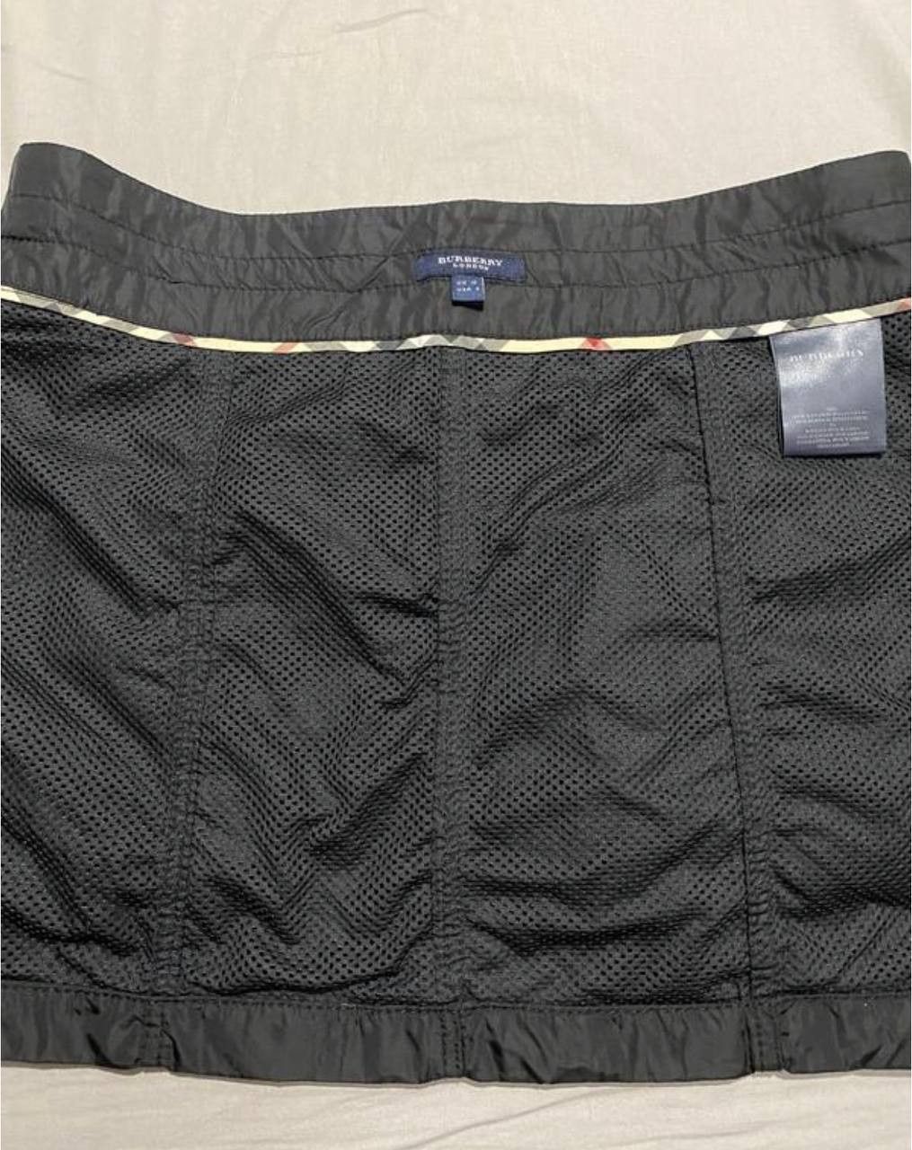 Burberry Rare Burberry Nylon Pocket Skirt Size US 8 Italy Size 30" / US 8 / IT 44 - 6 Thumbnail