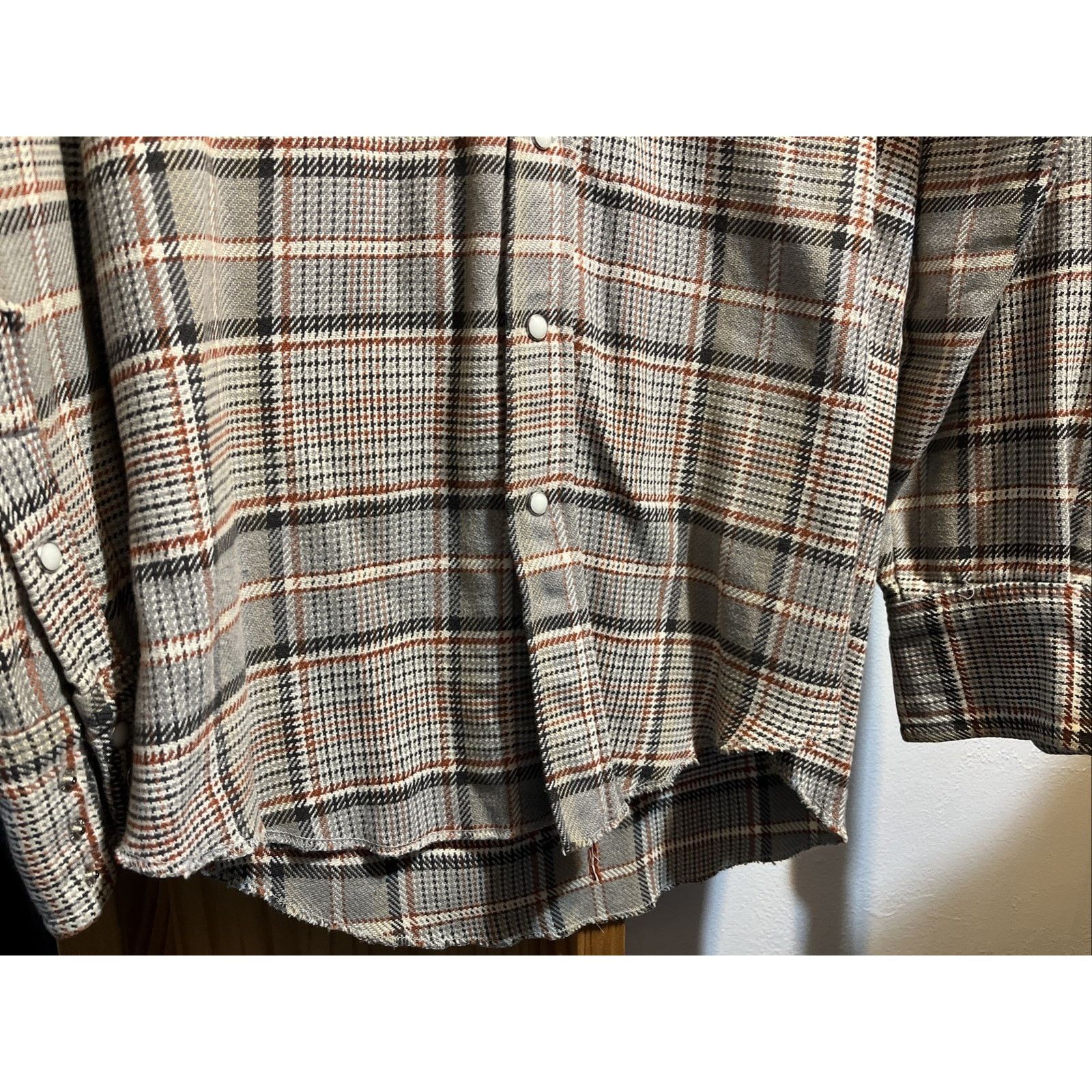 Wrangler Vintage 60s Wrangler 15 x 34 Gray Plaid Pearl Snap Shirt USA Size US M / EU 48-50 / 2 - 6 Thumbnail