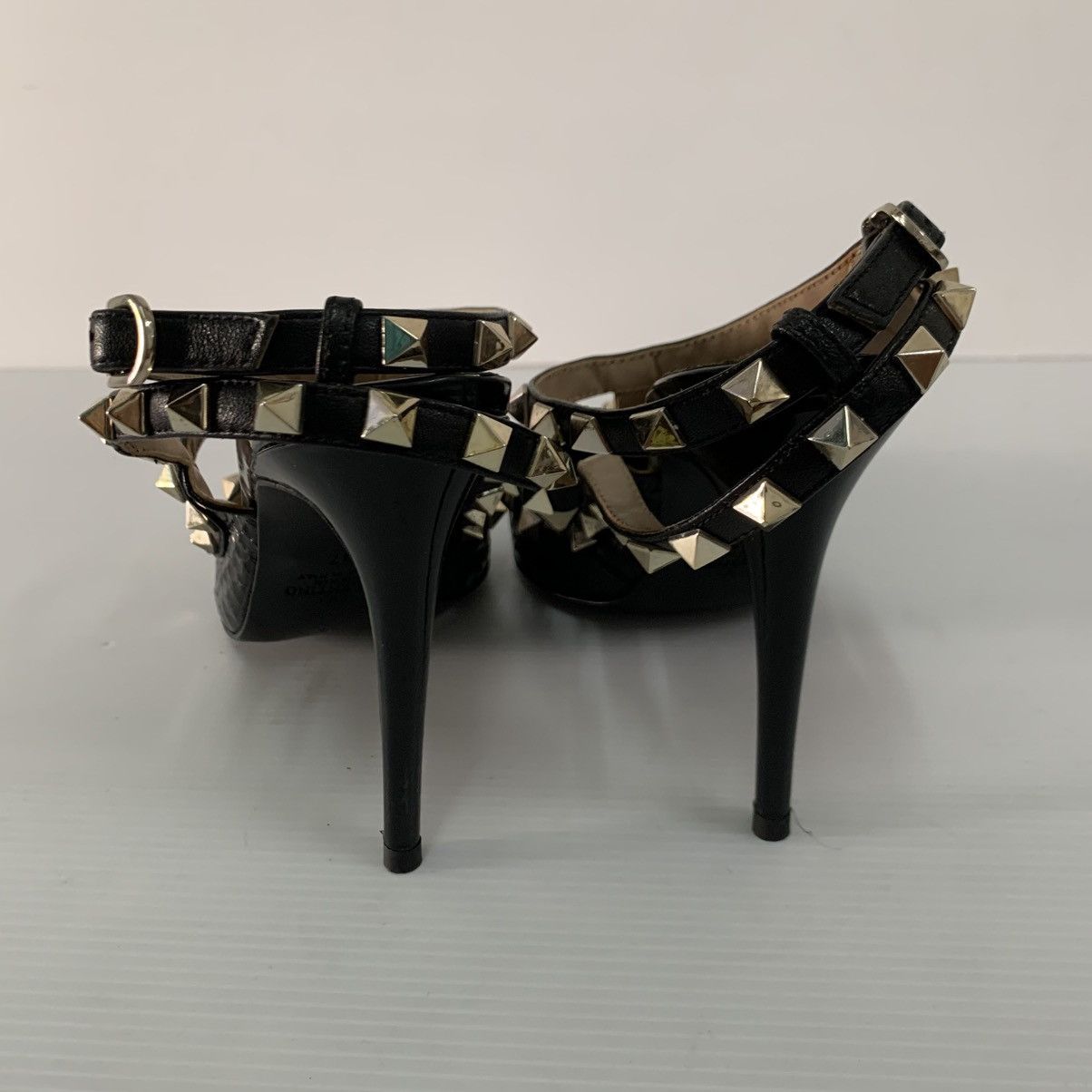 Valentino Valentino Garavani Spike Black Heels Size US 7 / IT 37 - 4 Thumbnail