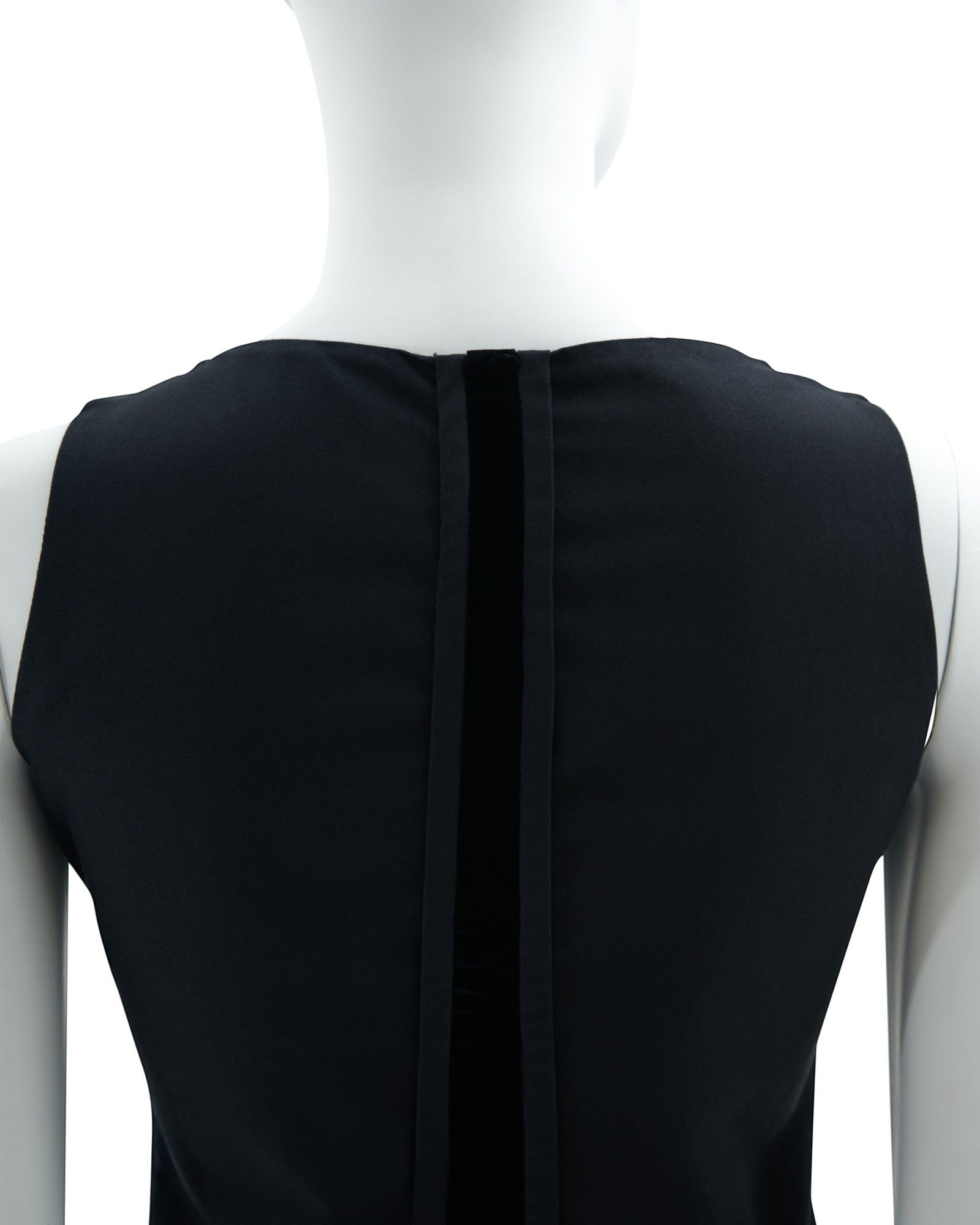 Gucci by Tom Ford F/W 2004 Black sleveless velvet sheath dress Size XS / US 0-2 / IT 36-38 - 8 Thumbnail