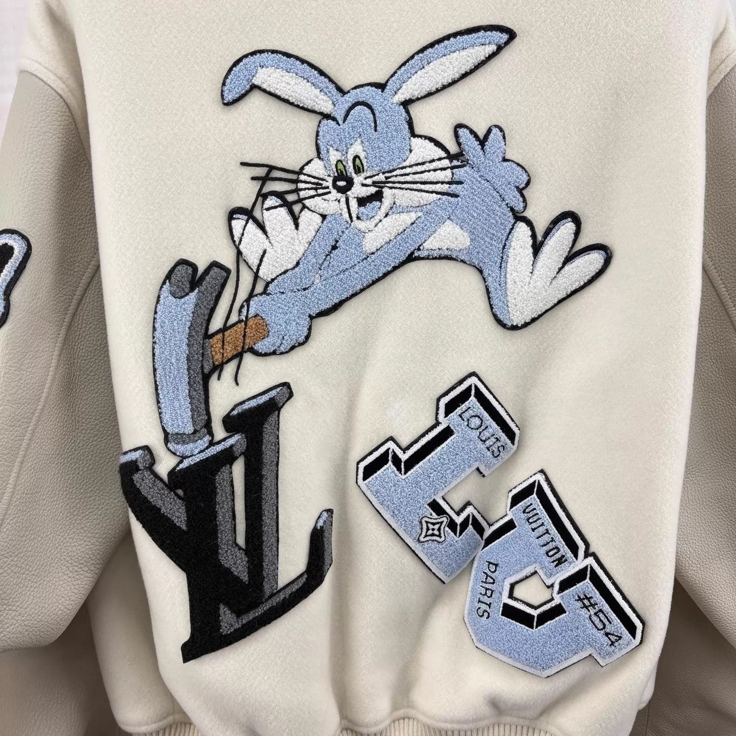 Louis Vuitton LV Bugs Bunny color blocked baseball jacket 50 Size US M / EU 48-50 / 2 - 3 Thumbnail