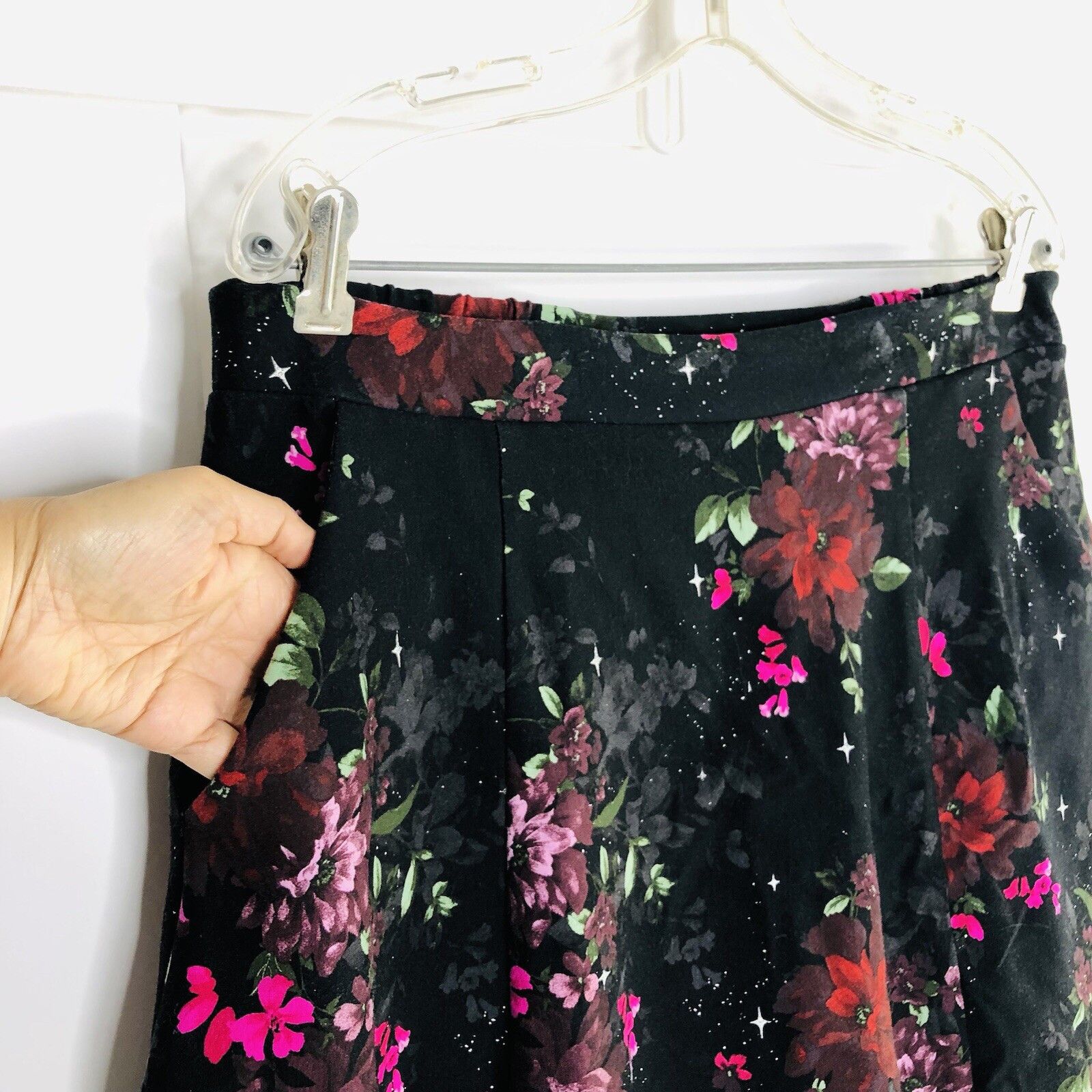 Torrid Torrid Ponte Midi Skirt Lace Trim Black Floral Size 0 Size 25" / US 0 / IT 36 - 5 Thumbnail