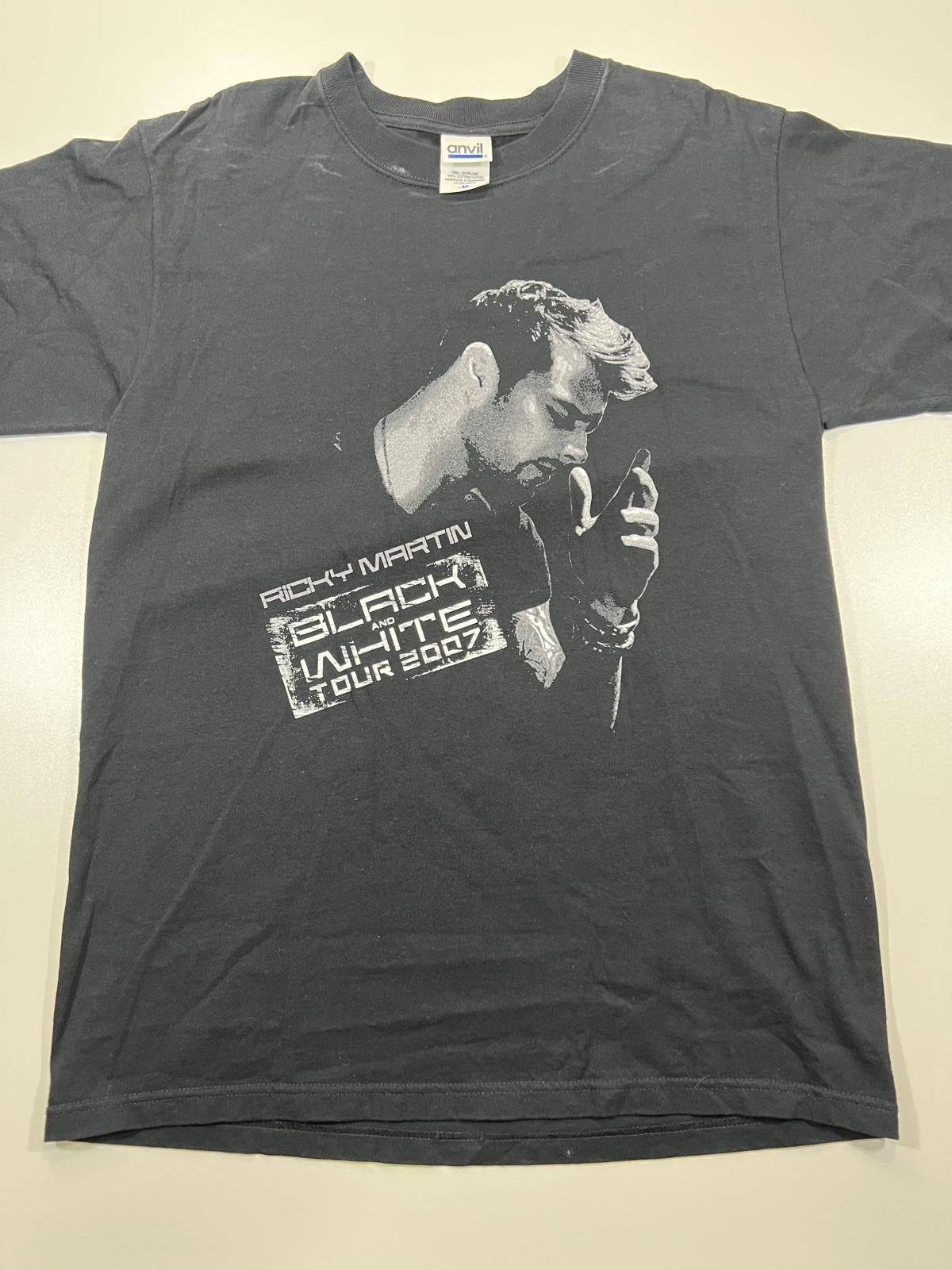 Anvil Ricky Martin Black and White Tour 2007 Graphic T-Shirt Size US M / EU 48-50 / 2 - 1 Thumbnail