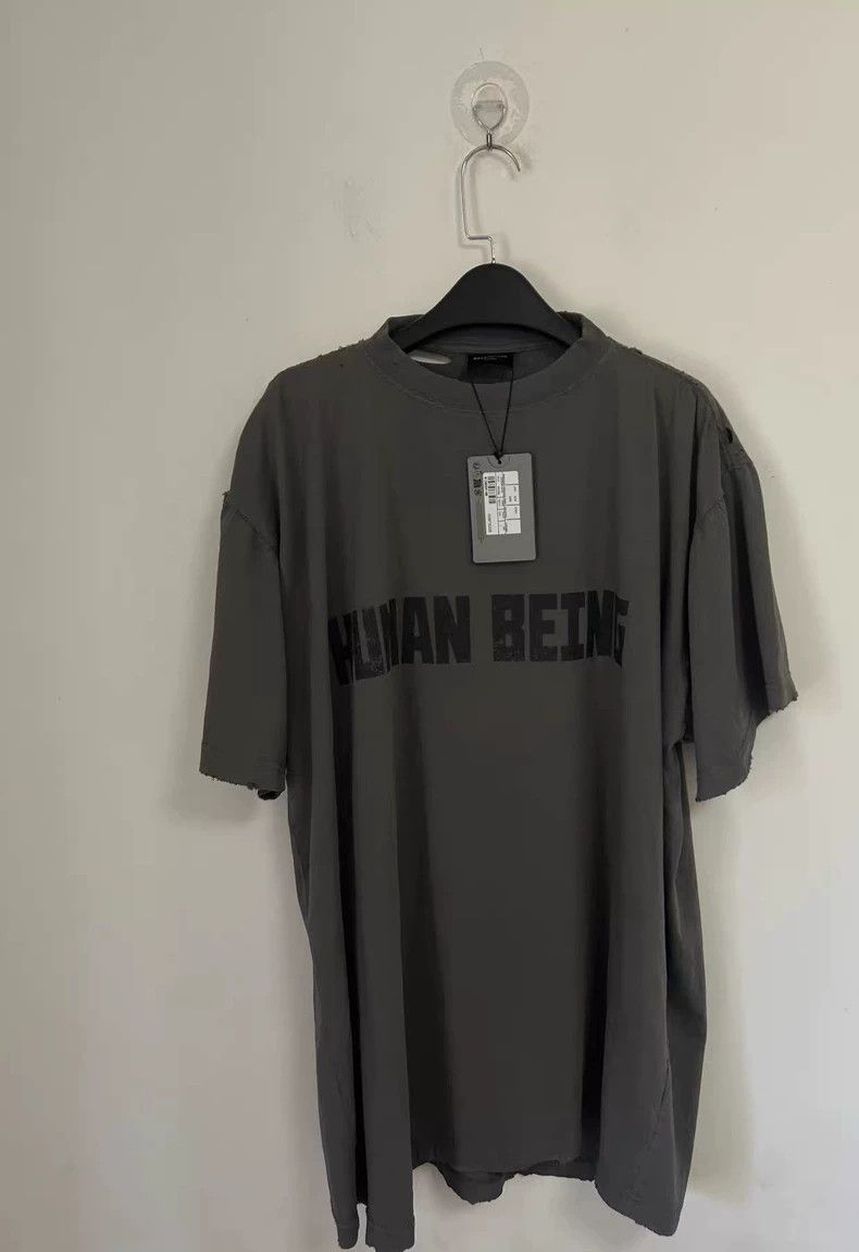Balenciaga Balenciaga Human being Dark Grey Short Sleeve T-shirt Size US S / EU 44-46 / 1 - 1 Thumbnail