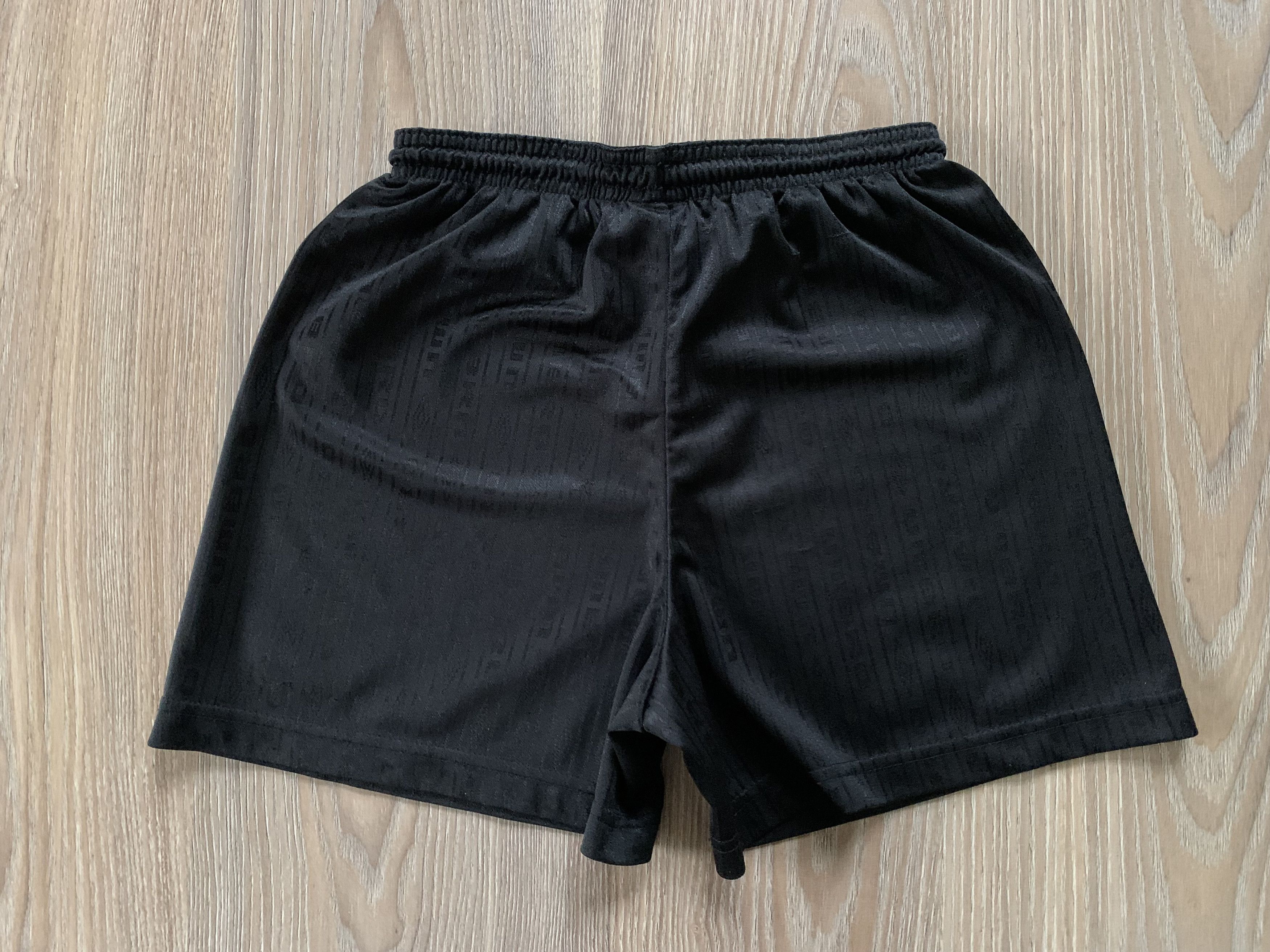 Umbro × Vintage Vintage Umbro Youth Monograme Football Soccer Shorts Size US 26 / EU 42 - 3 Thumbnail