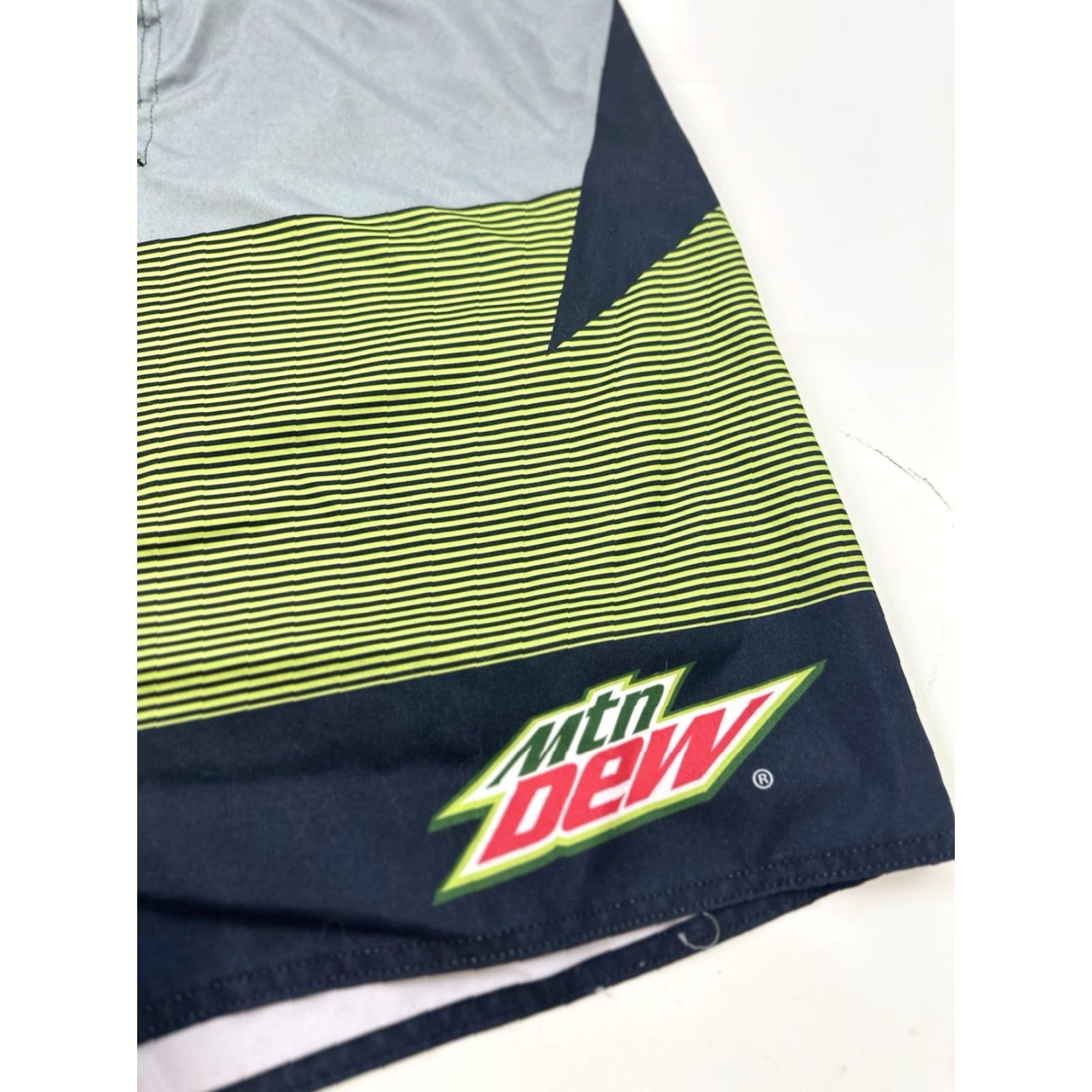 Logo 7 Mountain Dew Board Shorts Men 38 Multicolor Logo Drawstring Swim Bottom Mens Size US 38 / EU 54 - 3 Thumbnail