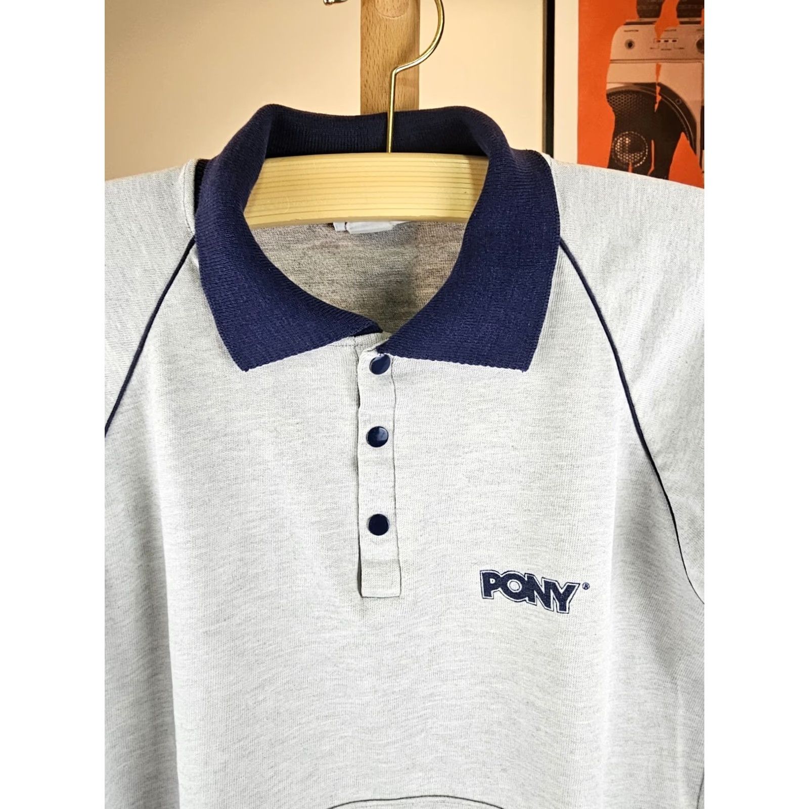 PONY VINTAGE PONY SHIRT GRAY BUTTON SWEATSHIRT SZ MEDIUM MEN Pullover Sweatshirt Long Sleeve Sports 80's 20 INCH NECK TO CUFF 25 INCH TOP TO BOTTOM Size US M / EU 48-50 / 2 - 2 Thumbnail