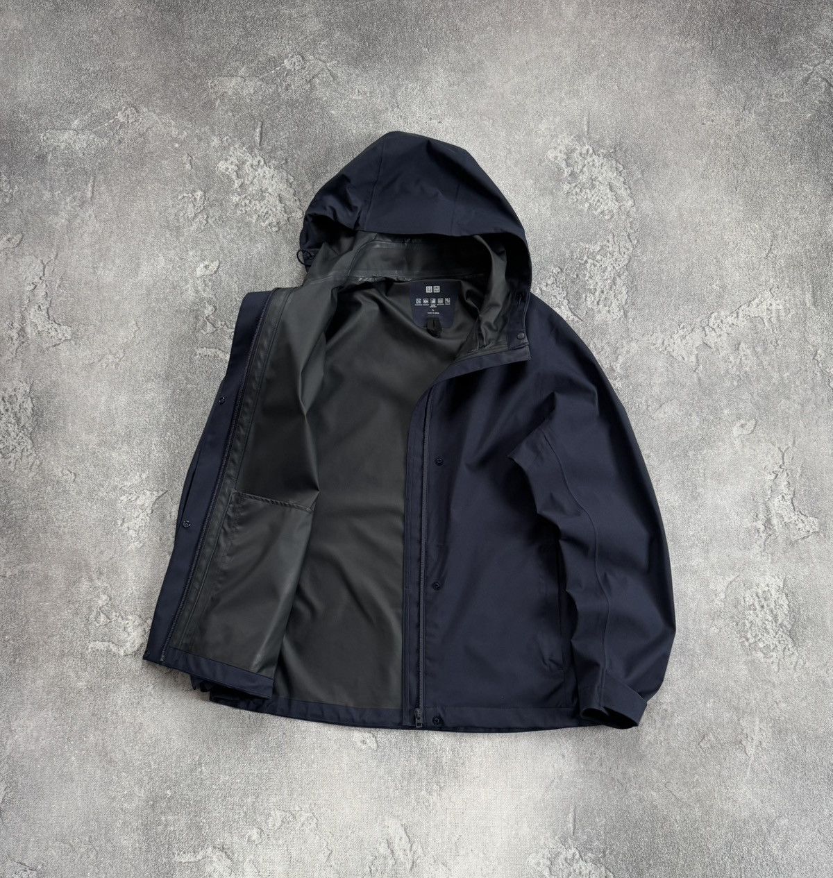 Uniqlo Uniqlo L/size waterproof windbreaker light jacket outdoor Size L / US 10 / IT 46 - 5 Thumbnail