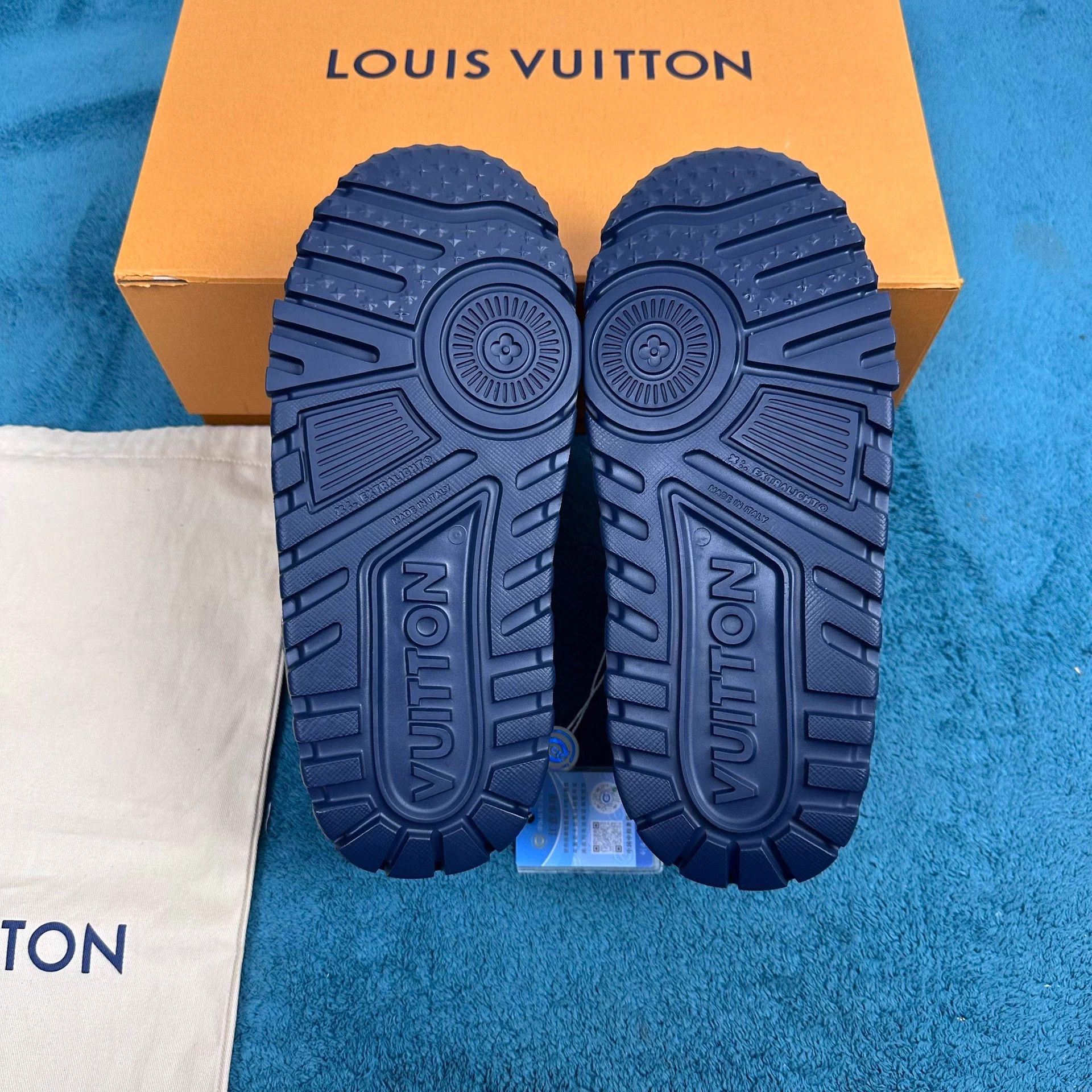 Louis Vuitton LV Trainer Pangpang Qixi Love Logo Navy 37 Size US 6 / IT 36 - 5 Thumbnail