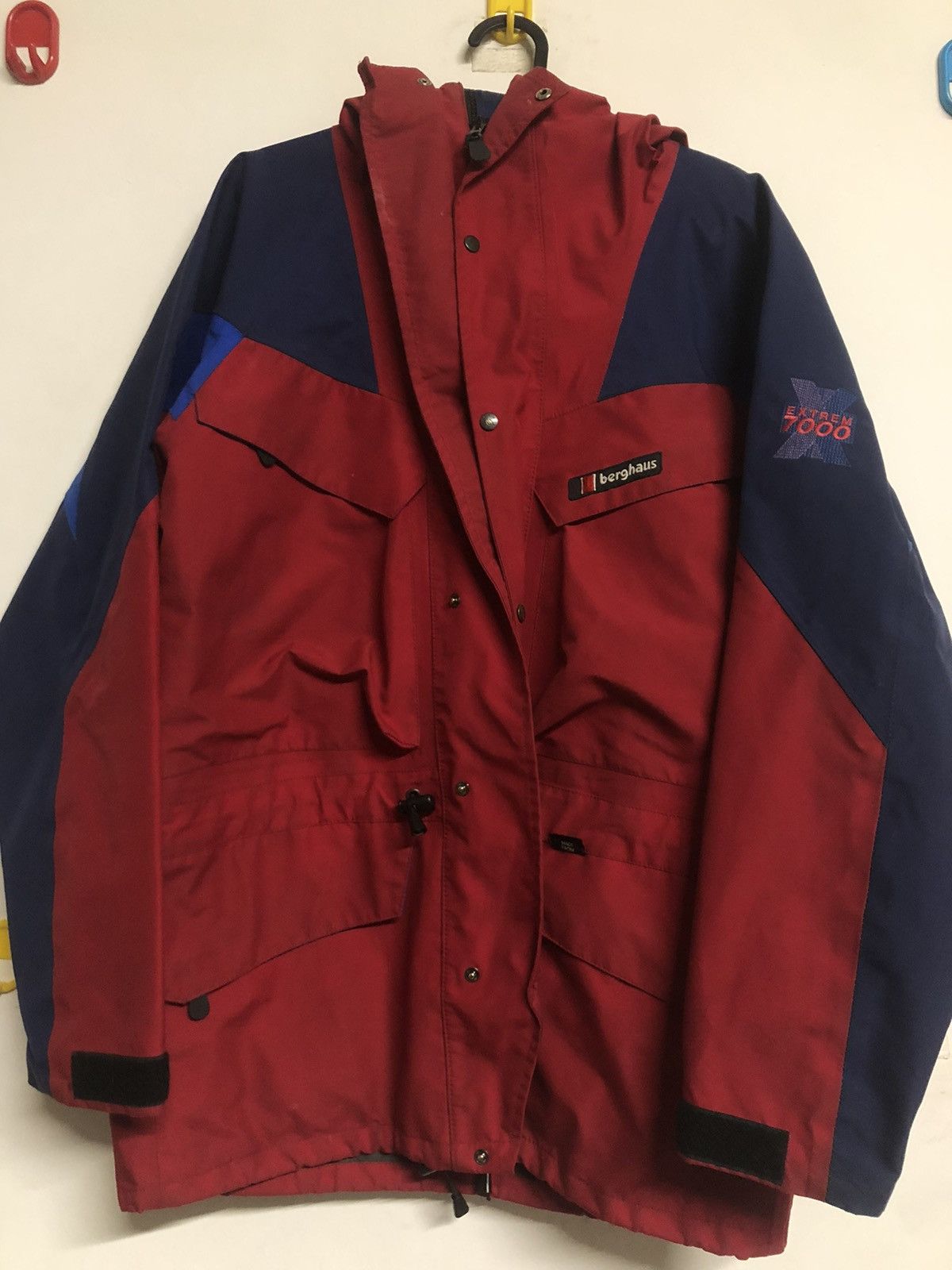 Berghaus mens extreme outlet 7000 pro