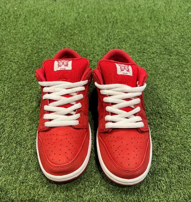 Nike SB Size 8.5- Nike SB Dunk Low Verdy Girls Don't Cry Size US 8.5 / EU 41-42 - 2 Thumbnail