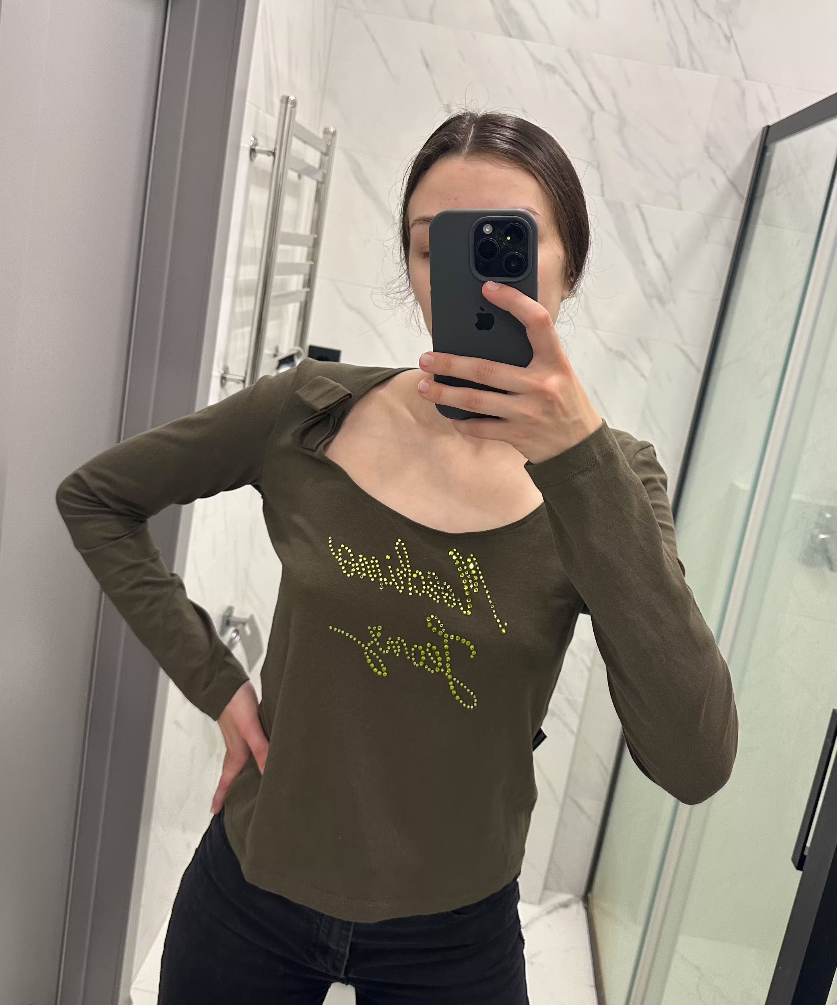 Moschino Moschino Long Sleeve T Shirt Logo Pullover Green LOVE Size S / US 4 / IT 40 - 1 Thumbnail