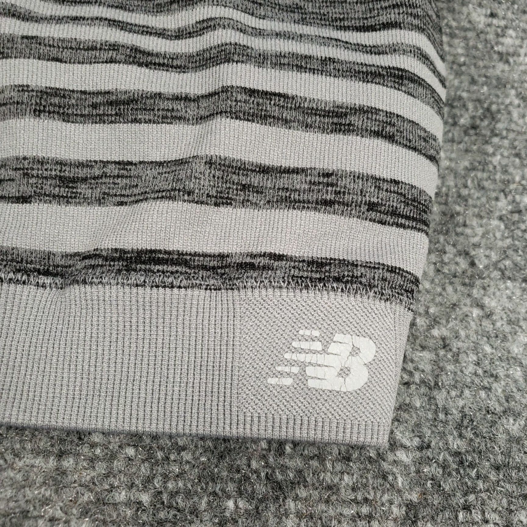 New Balance New Balance Sports Bra Women M Medium Gray Pullover Striped Wireless Knit Cotton Blend Breatha​ble Comfort Straps Logo Activewear M Womens Size M / US 6-8 / IT 42-44 - 5 Thumbnail