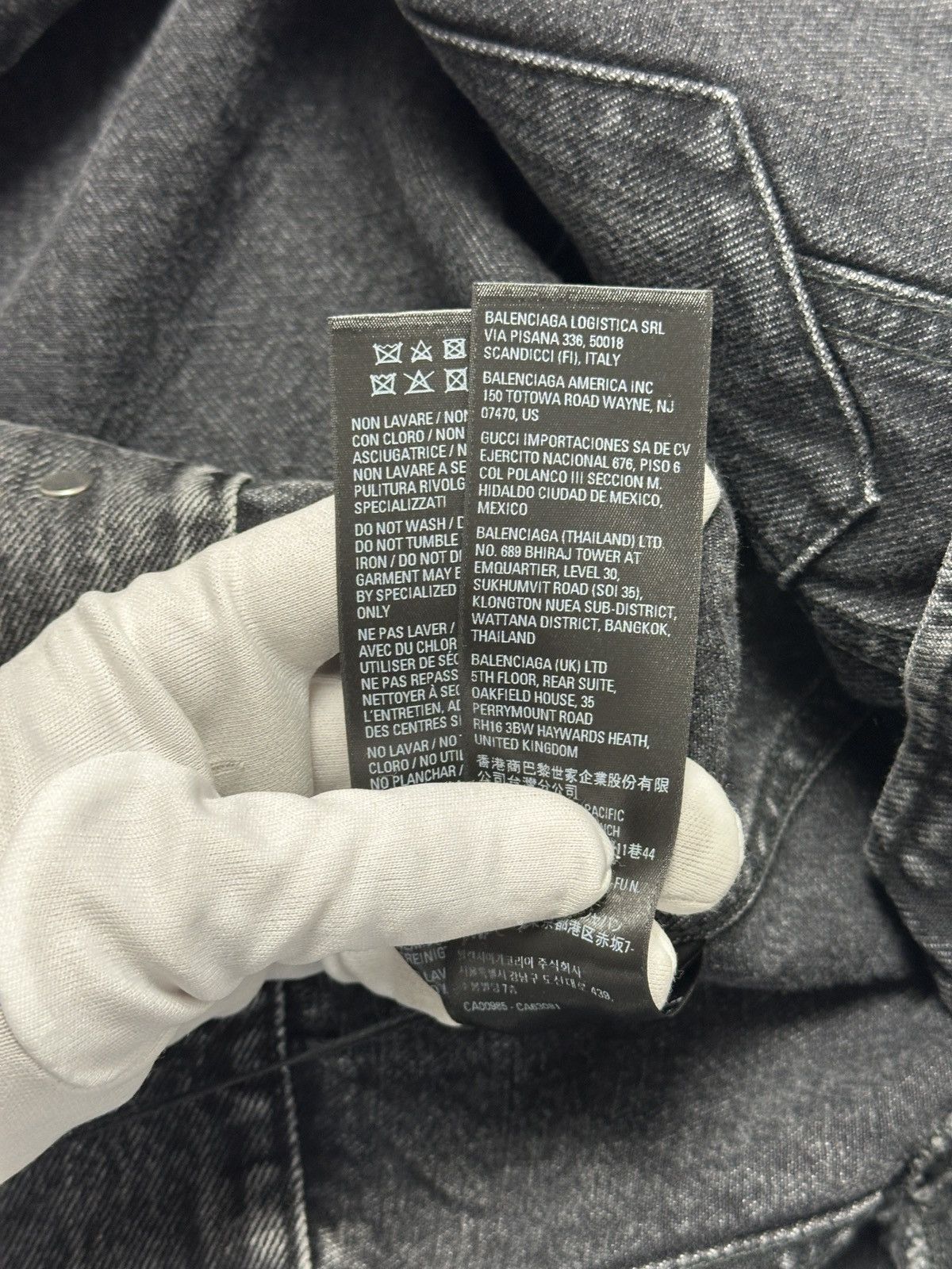 Balenciaga Balenciaga Asymmetrical Rhinestone Trucker Denim Jacket Size US S / EU 44-46 / 1 - 9 Thumbnail