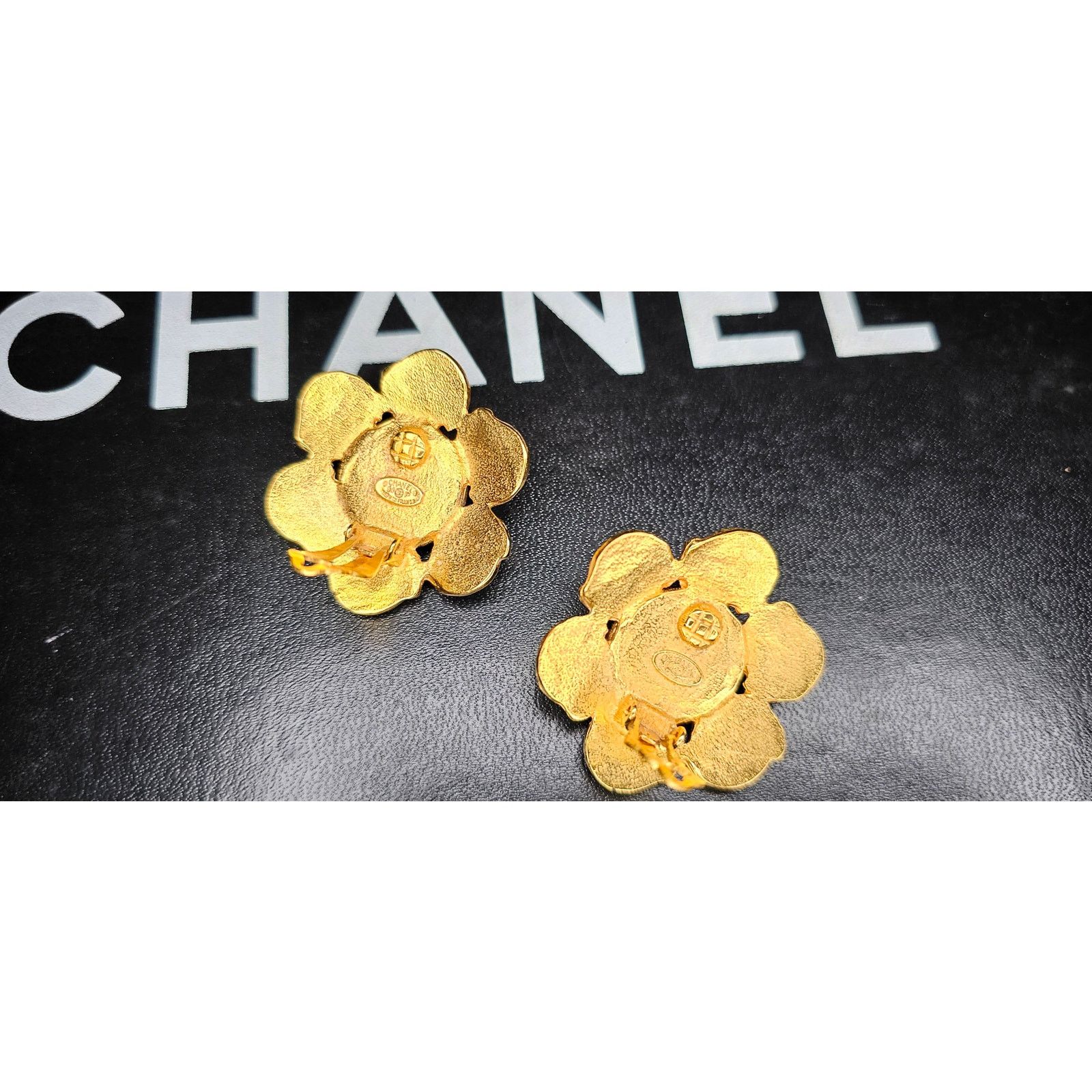 Chanel CHANEL Vintage 94P Green Gripoix Clip On Earrings Size ONE SIZE - 5 Thumbnail