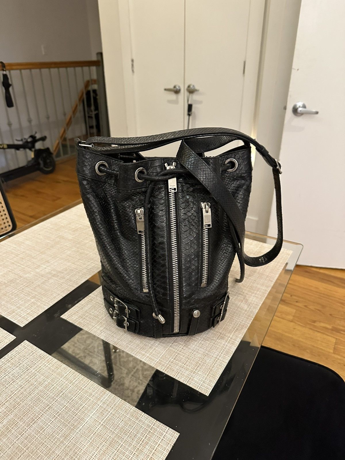 Saint Laurent Paris Saint Laurent Paris python bucket bag Size ONE SIZE - 1 Thumbnail